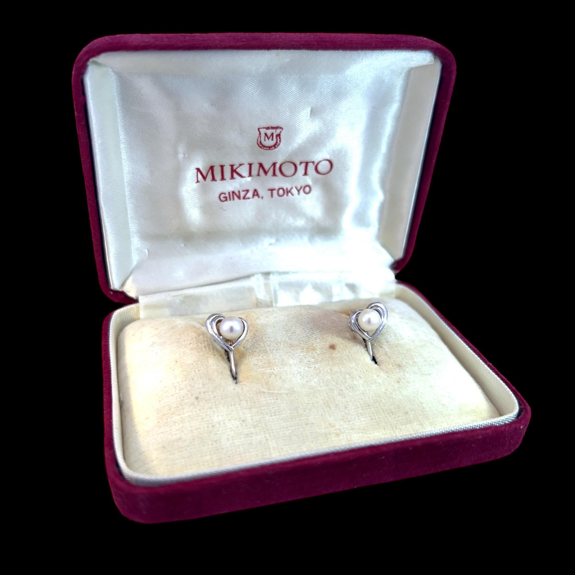 Pendientes de clip de perla Akoya Mikimoto Estate 5 mm Plata en Bueno Estado en Brooklyn, NY