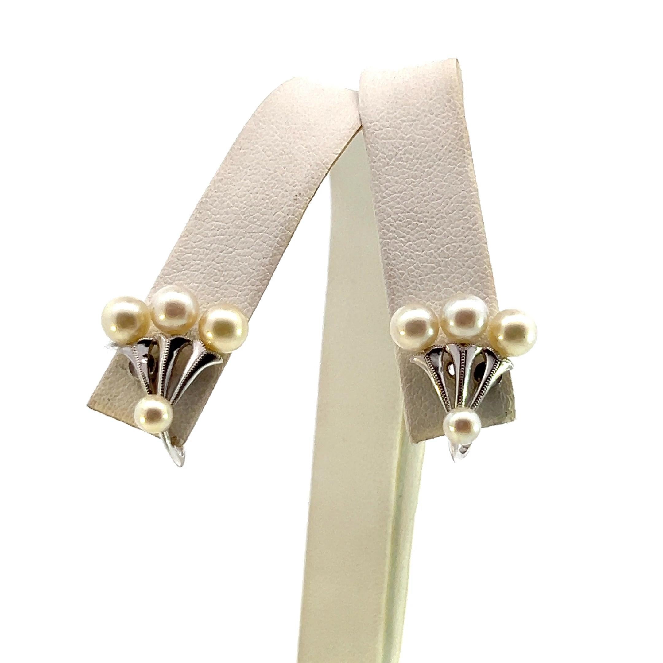 Mikimoto Estate Akoya Pearl Clips Earrings Sterling Silver 4-5 mm Bon état - En vente à Brooklyn, NY