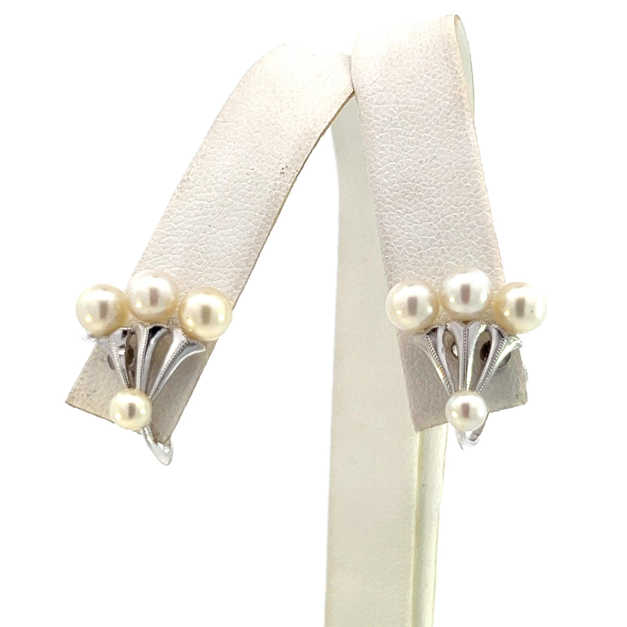 Mikimoto Estate Akoya Pearl Clips Earrings Sterling Silver 4-5 mm Pour femmes en vente