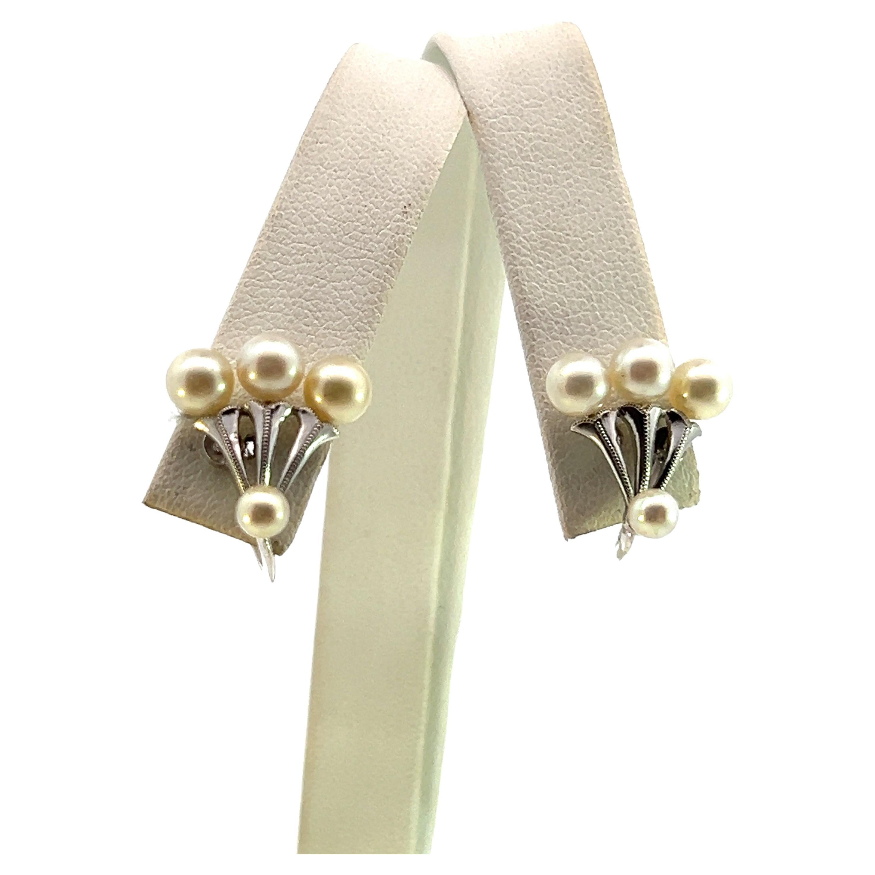 Mikimoto Estate Akoya Pearl Clips Earrings Sterling Silver 4-5 mm en vente