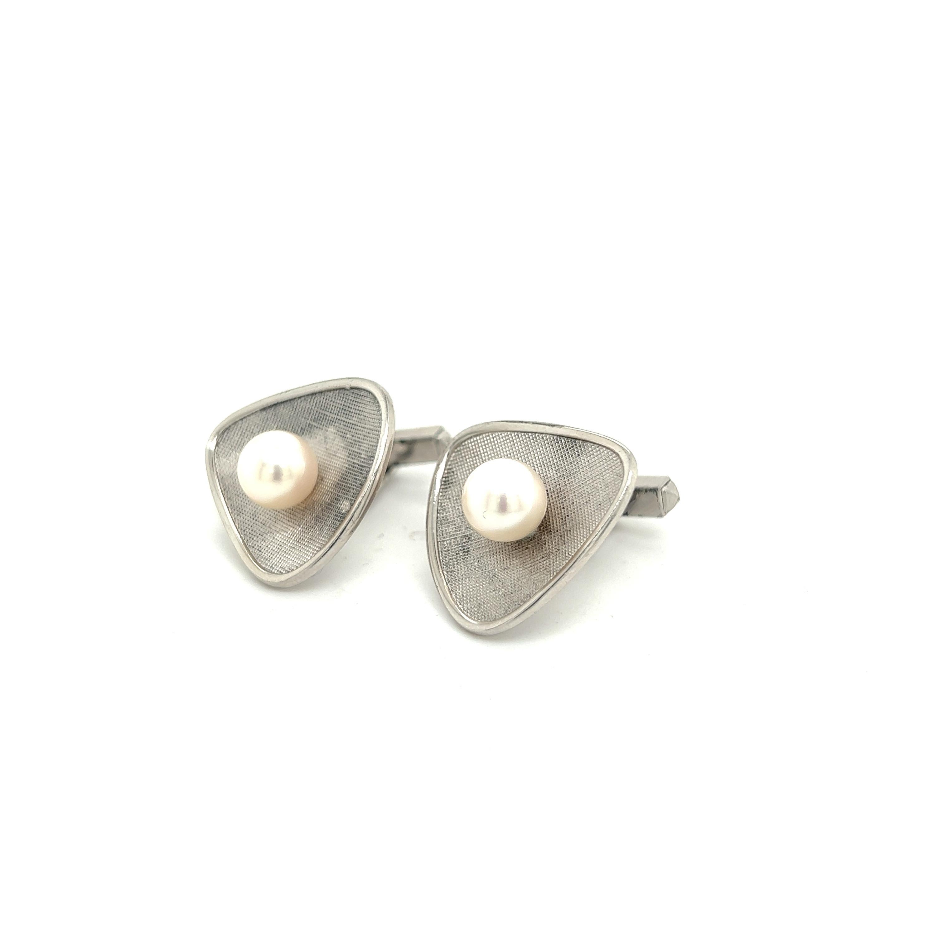 Mikimoto Estate Akoya Pearl Cufflinks 7.45 mm Silver In Good Condition For Sale In Brooklyn, NY