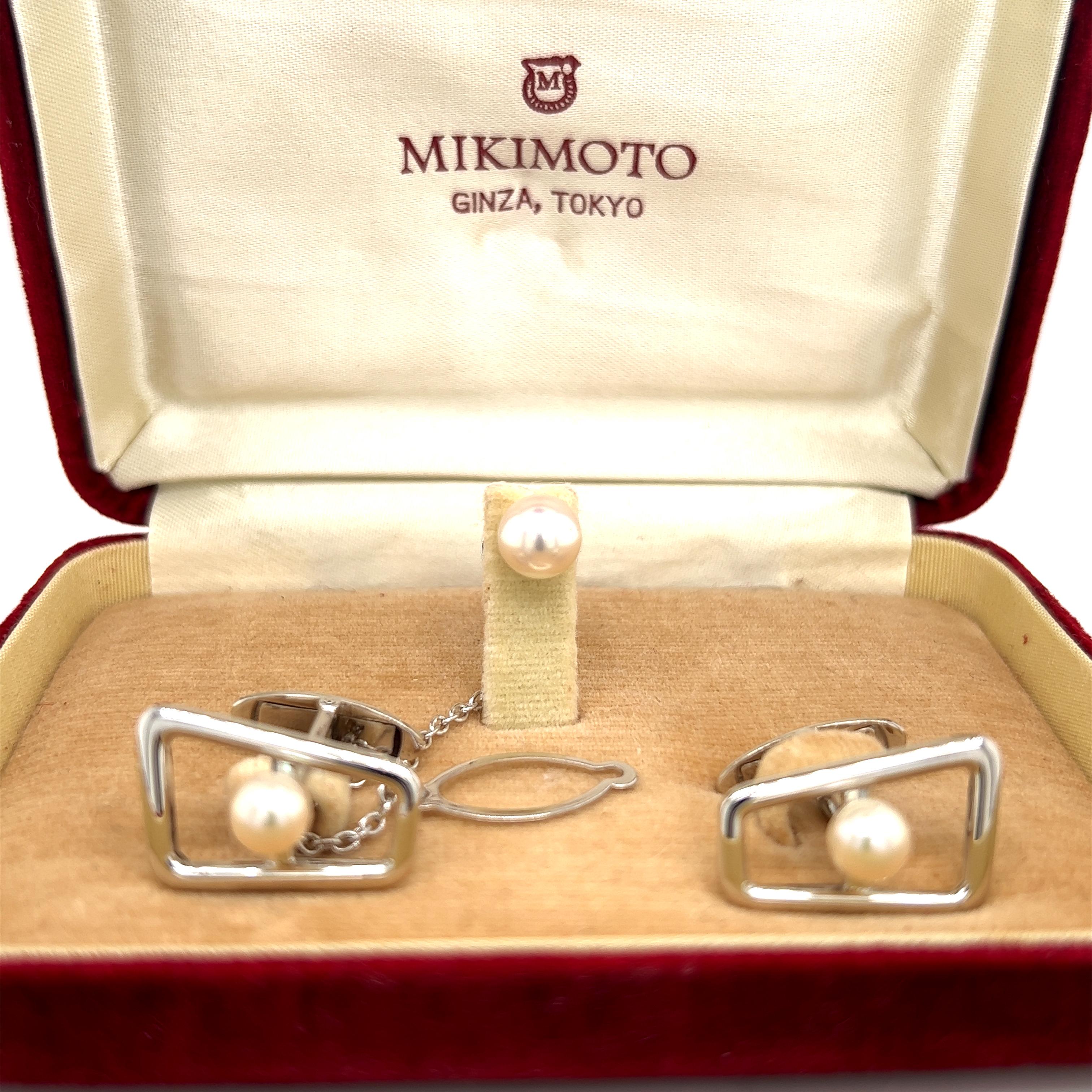 Mikimoto Estate Akoya Pearl Cufflinks and Tie Pin Sterling Silver 7.28 mm M276

These elegant Authentic Mikimoto Estate Akoya pearl cufflinks are made of sterling silver and have 3 Akoya Cultured Pearls.

TRUSTED SELLER SINCE 2002

PLEASE SEE OUR
