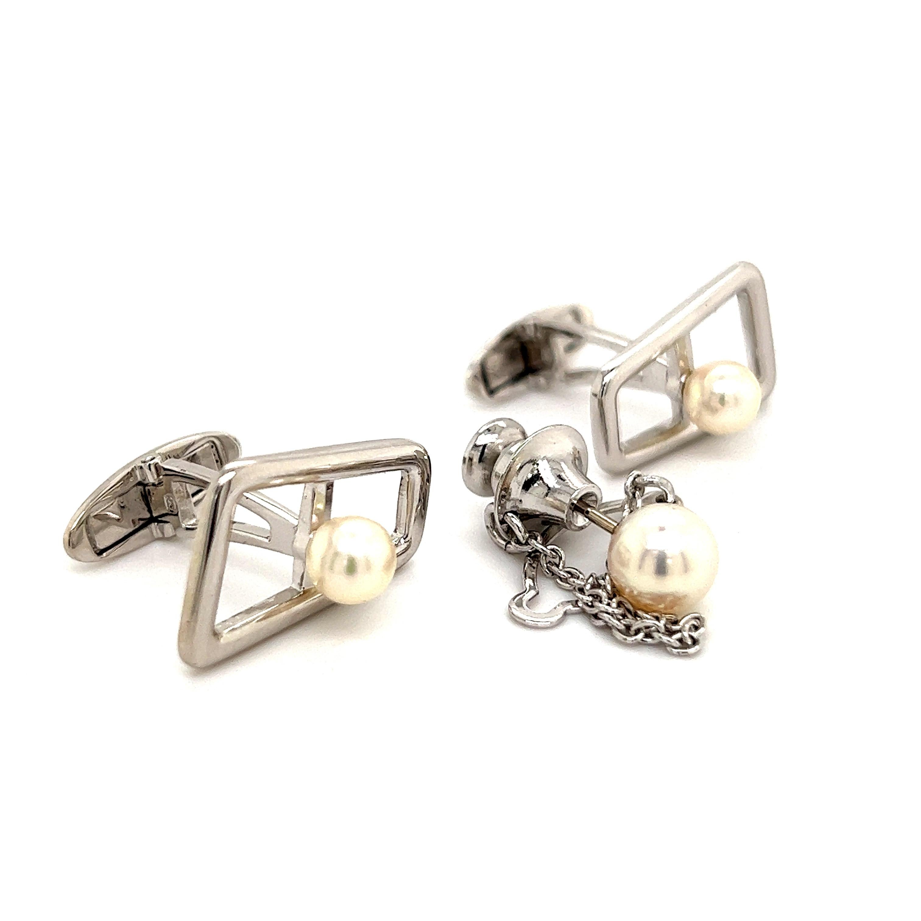 Mikimoto Estate Akoya Pearl Cufflinks and Tie Pin Sterling Silver In Good Condition For Sale In Brooklyn, NY
