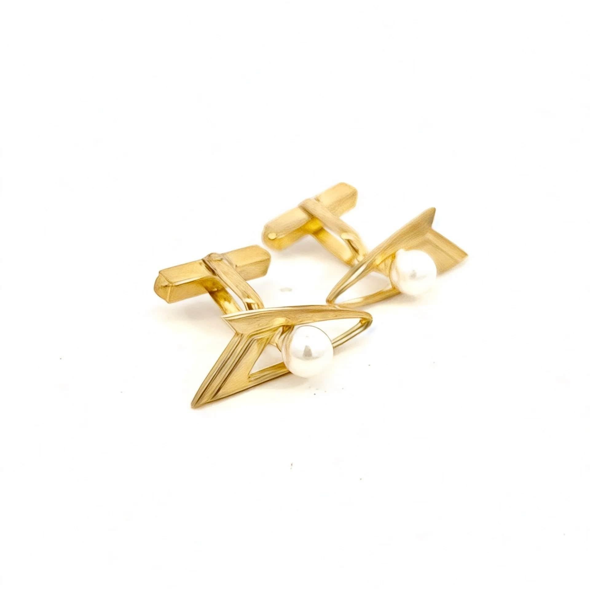Mikimoto Estate Akoya Pearl Cufflinks Overlay 14k Gold 6 mm In Good Condition For Sale In Brooklyn, NY