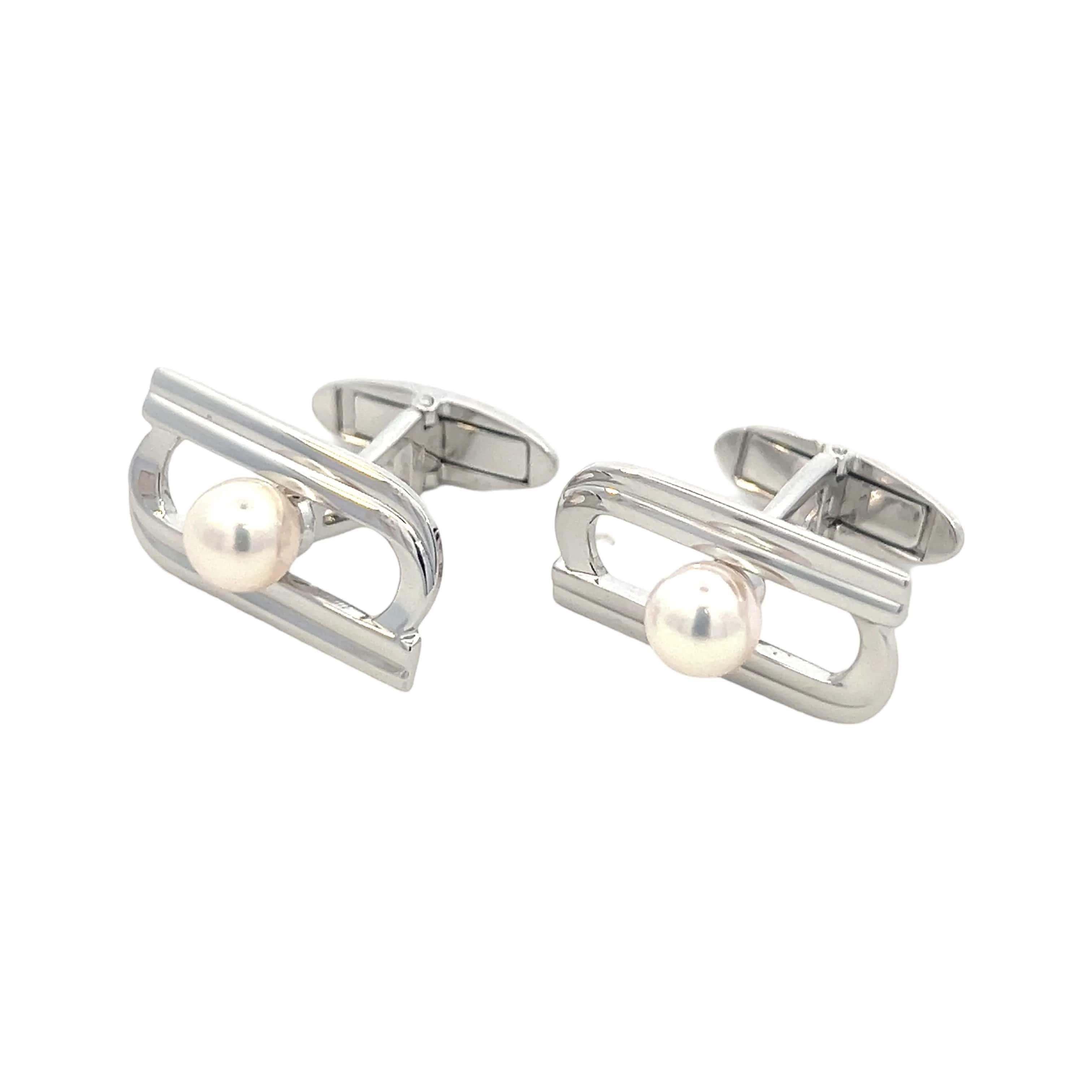 Mikimoto Estate Akoya Pearl Cufflinks Sterling Silver 6.15 mm M402

These elegant Authentic Mikimoto Estate Akoya pearl cufflinks are made of sterling silver have 2 Akoya Cultured Pearls and are 7.1 grams in weight.

TRUSTED SELLER SINCE