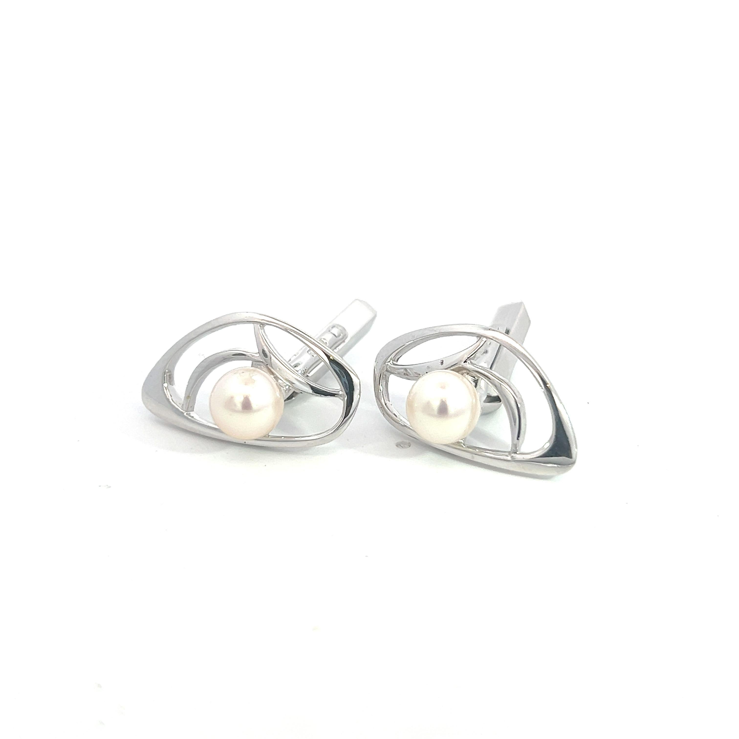 Mikimoto Estate Akoya Boutons de manchette en argent 7.5 mm Bon état - En vente à Brooklyn, NY