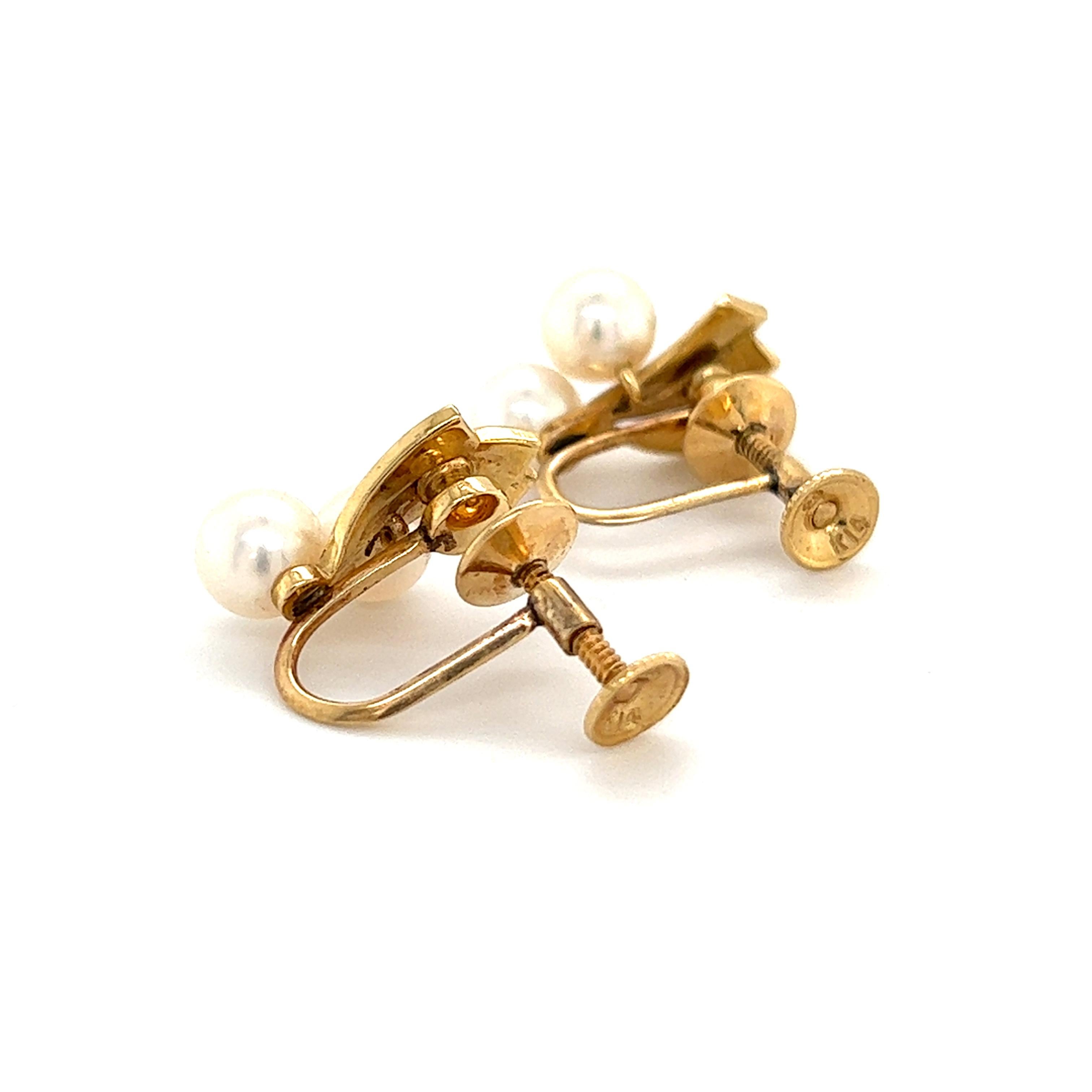 Taille ronde Mikimoto Boucles d'oreilles Akoya en or 14 carats et perles de 4,5 grammes, ancienne propriété en vente