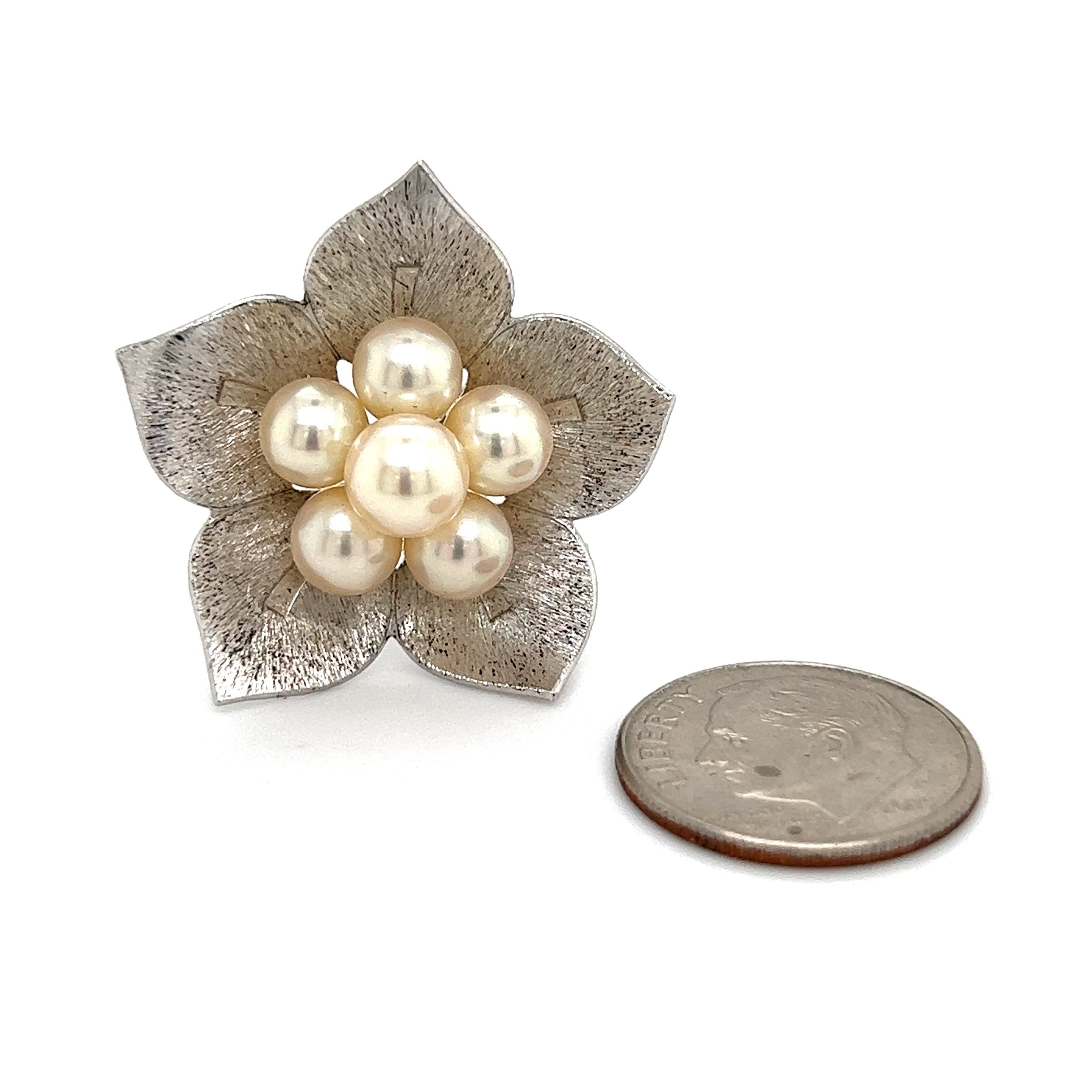 Mikimoto Broche fleur Akoya en argent sterling et perles, ancienne propriété 3