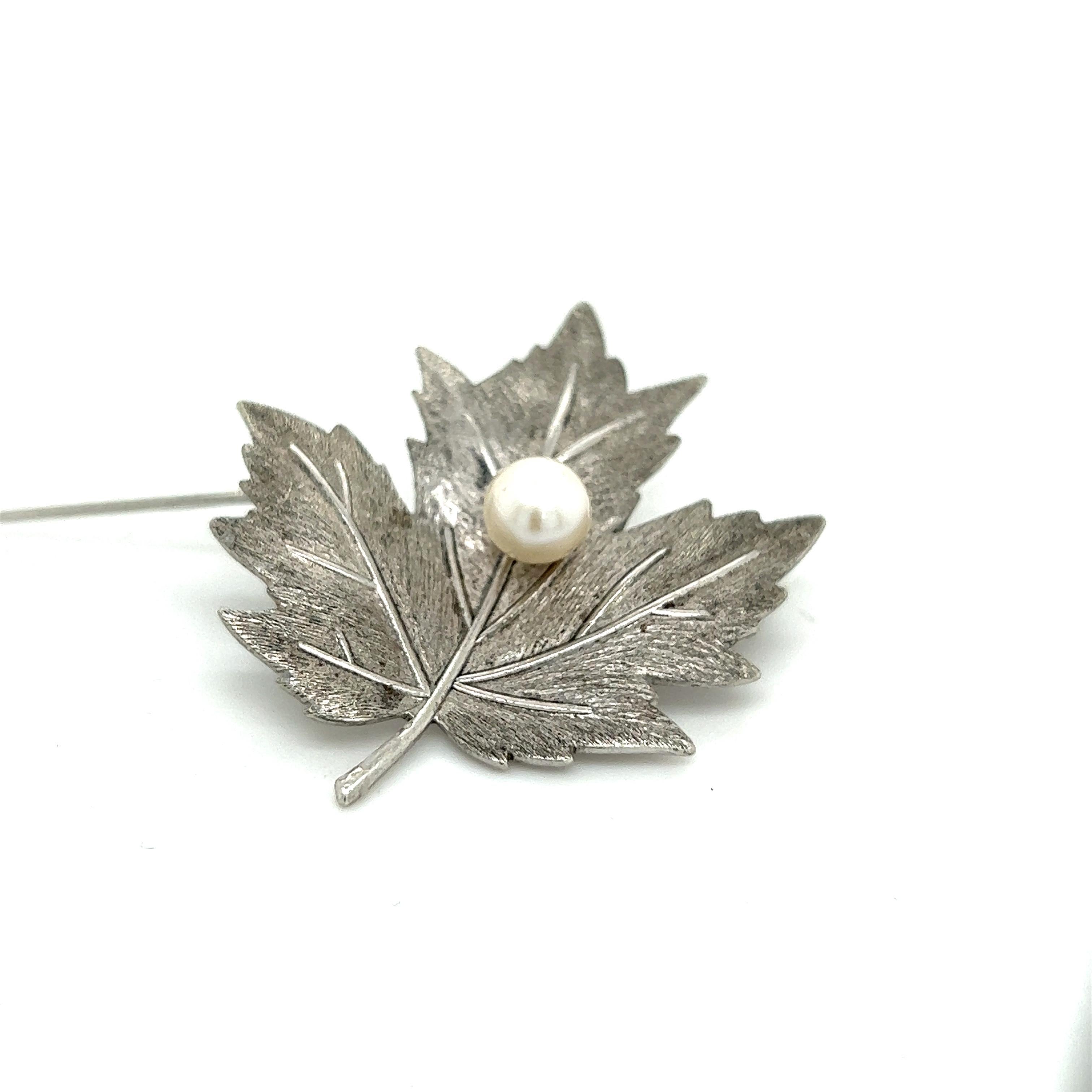 Mikimoto Estate Akoya Pearl Leaf Brooch Pin Sterling Silver In Good Condition For Sale In Brooklyn, NY