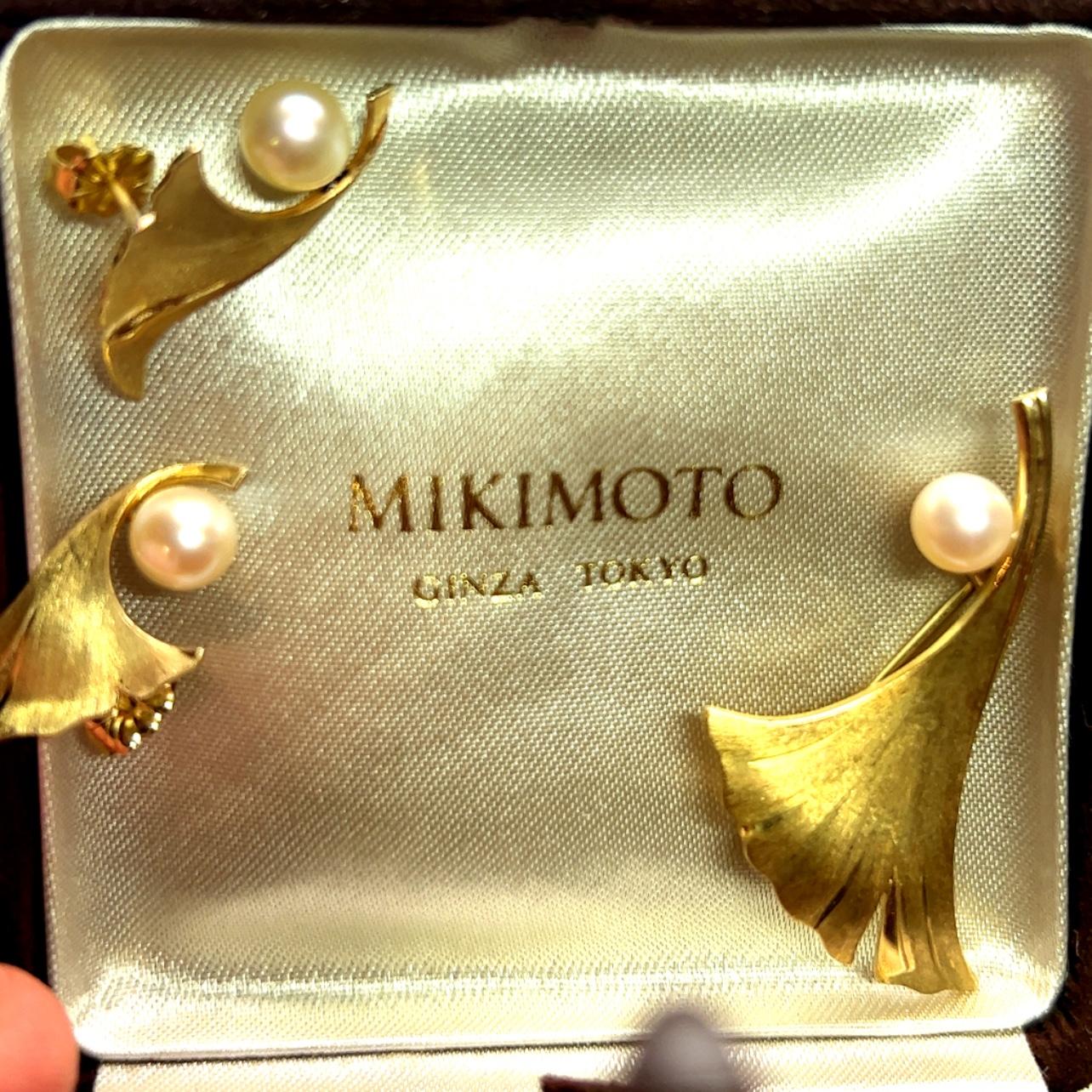 Mikimoto Estate Akoya Pearl Leaf Earrings + Brooch Pin Set 14k Gold In Good Condition In Brooklyn, NY