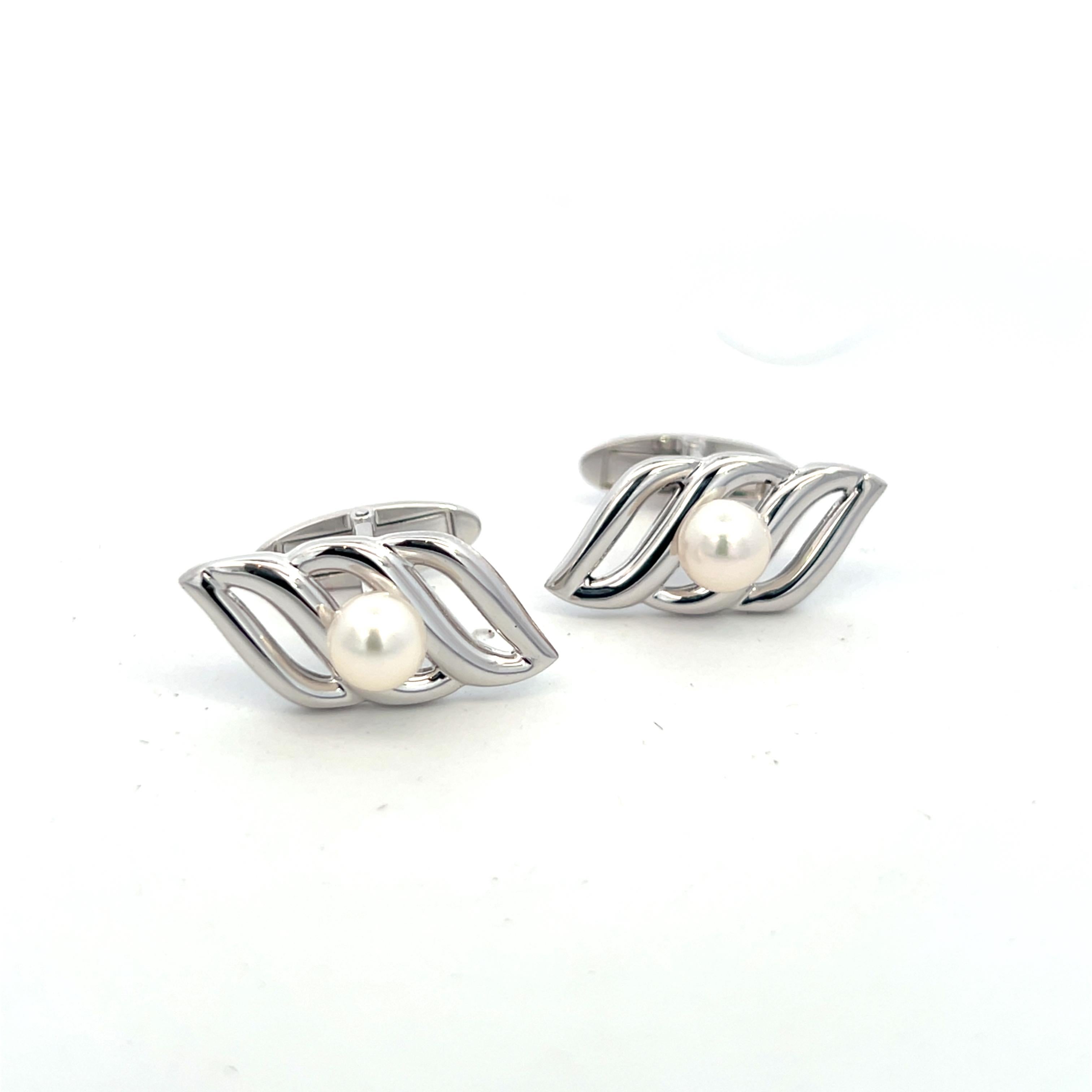 Round Cut Mikimoto Estate Akoya Pearl Mens Cufflinks 6 mm Silver For Sale