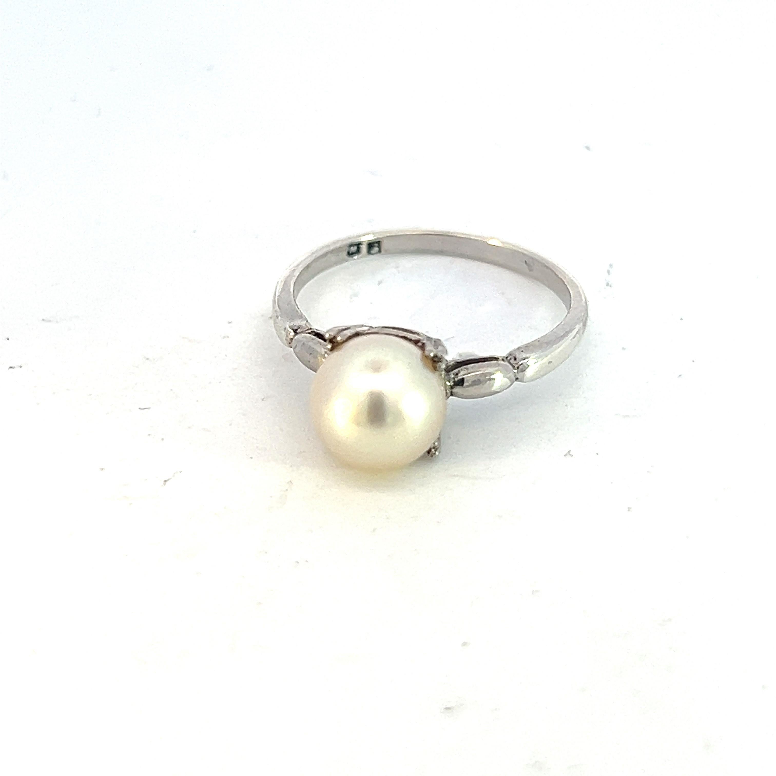Mikimoto Estate Akoya Pearl Ring 6.5 Silver 7.80 mm  In Good Condition For Sale In Brooklyn, NY