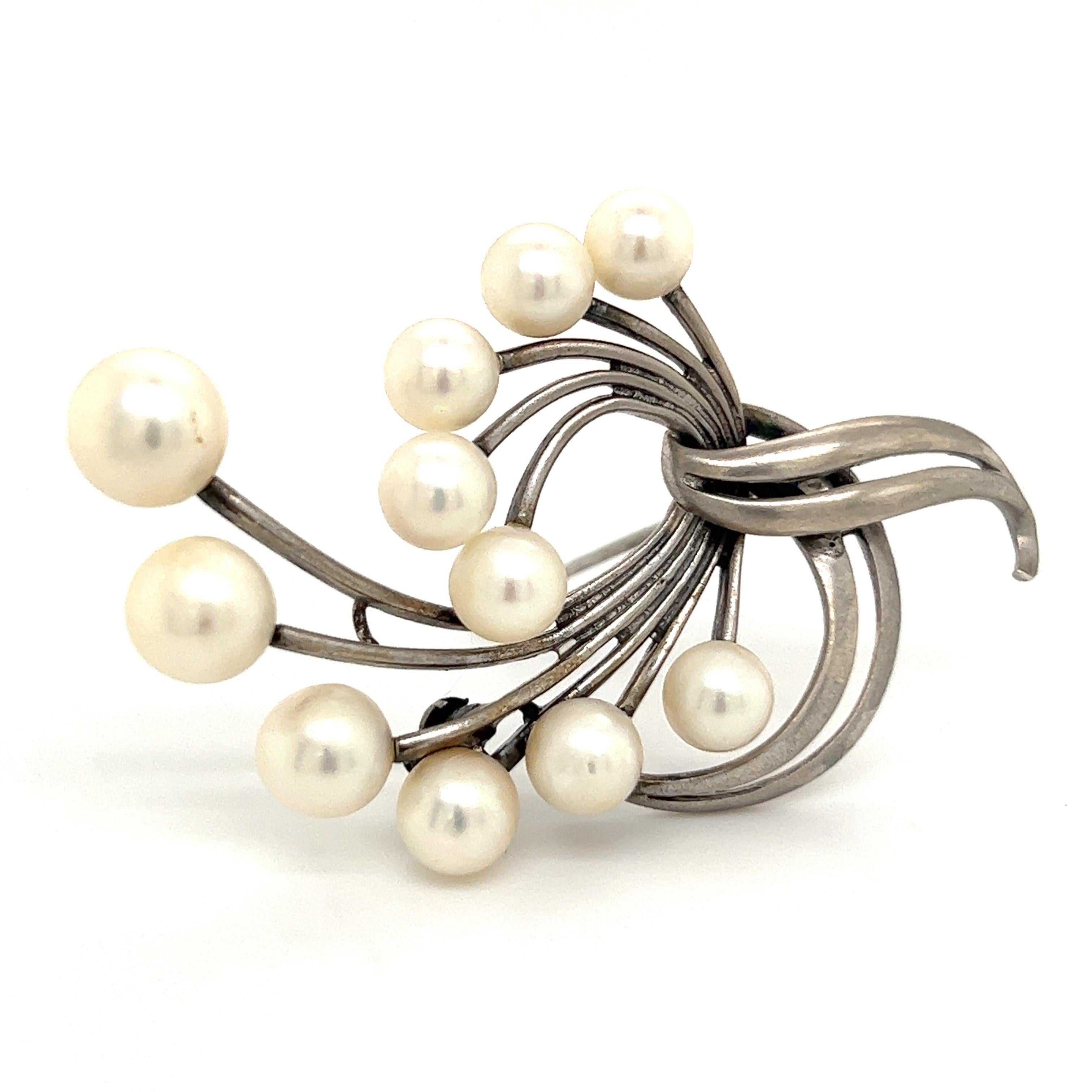 Mikimoto Estate Akoya Pearl XL Spray Brooch Sterling Silver 7.62 mm In Good Condition For Sale In Brooklyn, NY