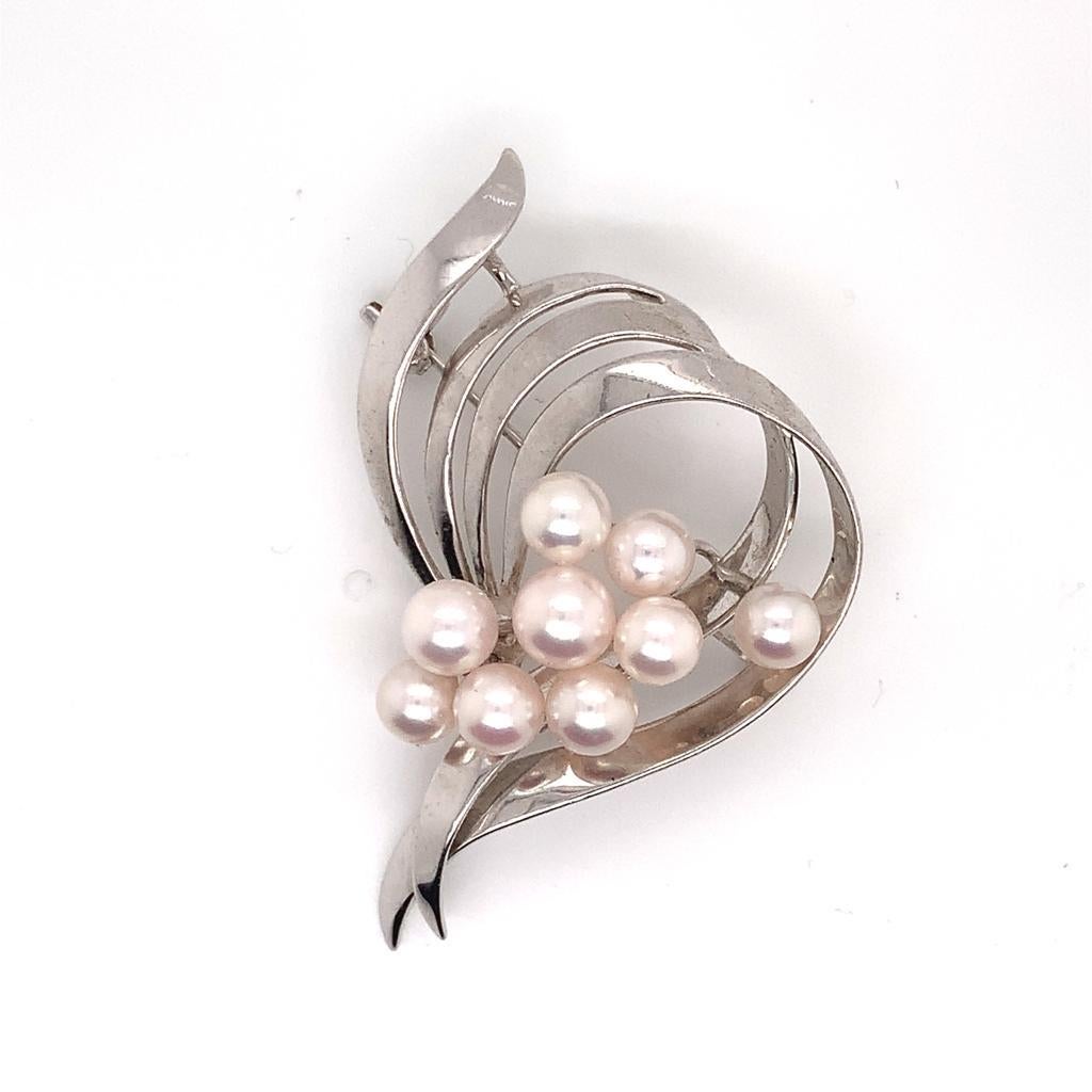 Mikimoto Estate Pin Brooch Sterling Silver 8 Gr In Good Condition In Brooklyn, NY
