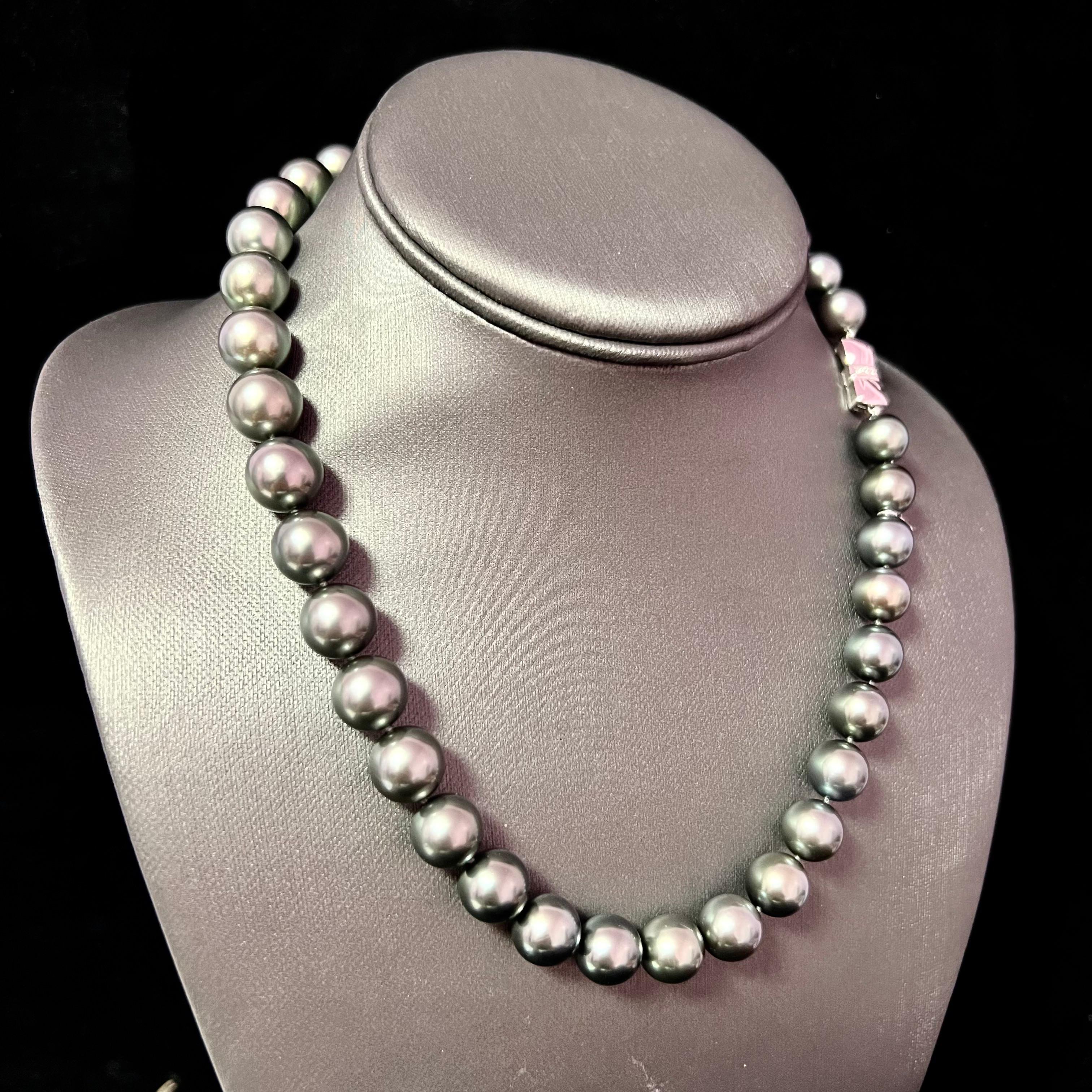 Mikimoto Estate Tahitian Pearl Necklace 18k Gold 11.6 mm Certified In Good Condition In Brooklyn, NY