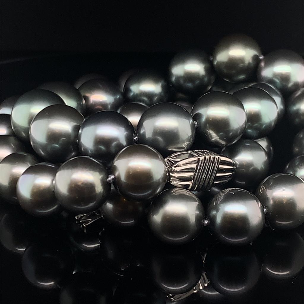 Mikimoto Estate Tahitian Pearl Necklace 18 Karat Certified 3