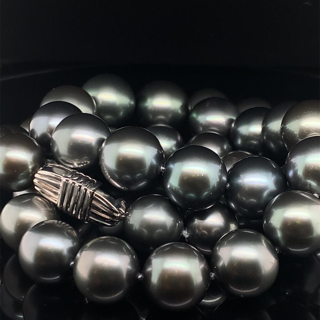 Round Cut Mikimoto Estate Tahitian Pearl Necklace 18 Karat Certified