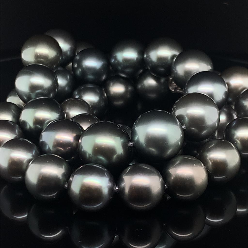Women's Mikimoto Estate Tahitian Pearl Necklace 18 Karat Certified