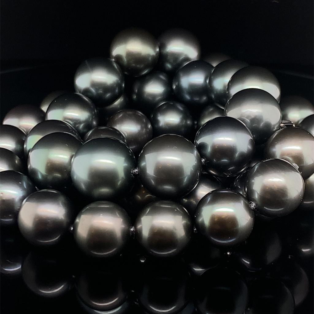 Mikimoto Estate Tahitian Pearl Necklace 18 Karat Certified 1