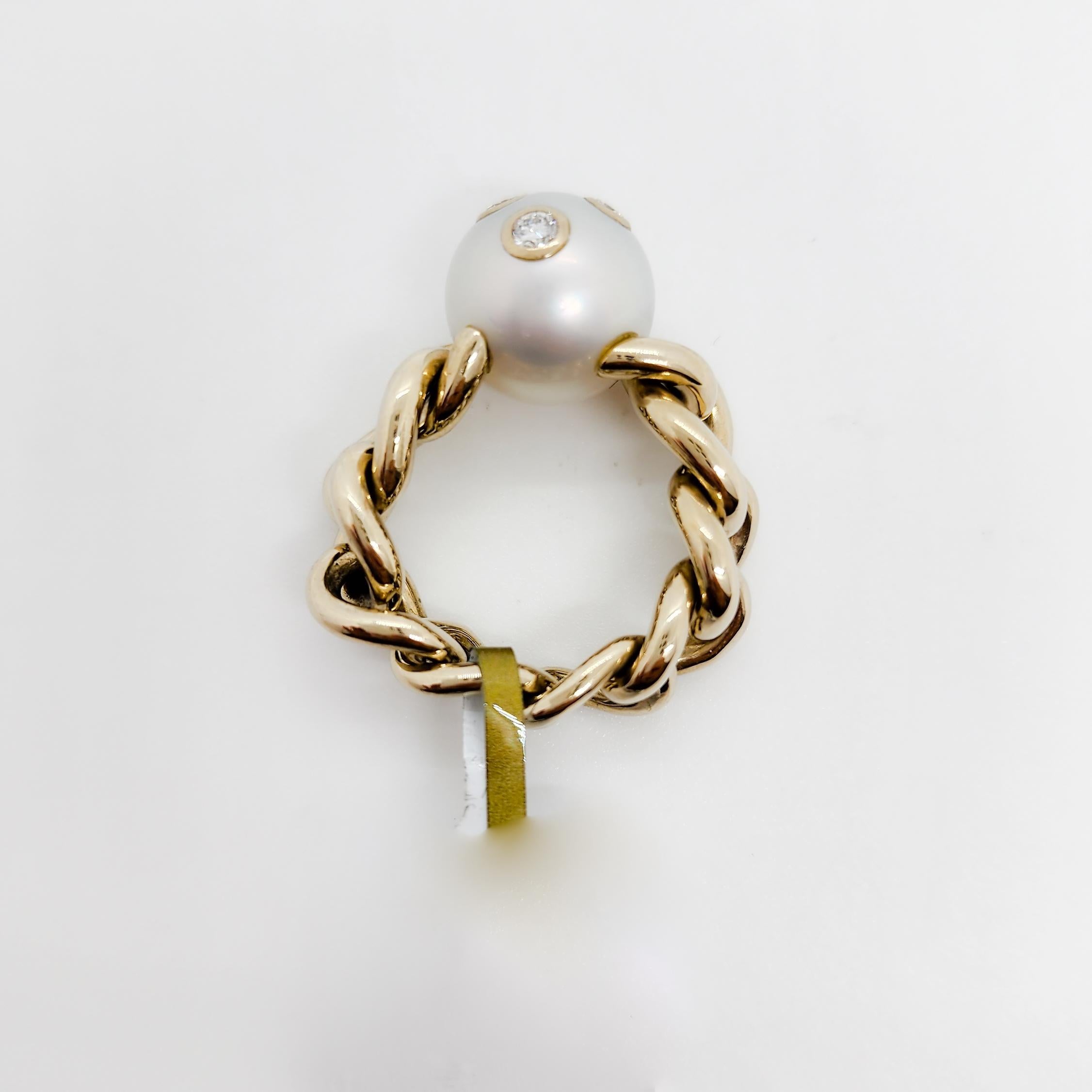 Mikimoto Estate White Pearl and Diamond Chain Link Ring in 18k Yellow Gold 4