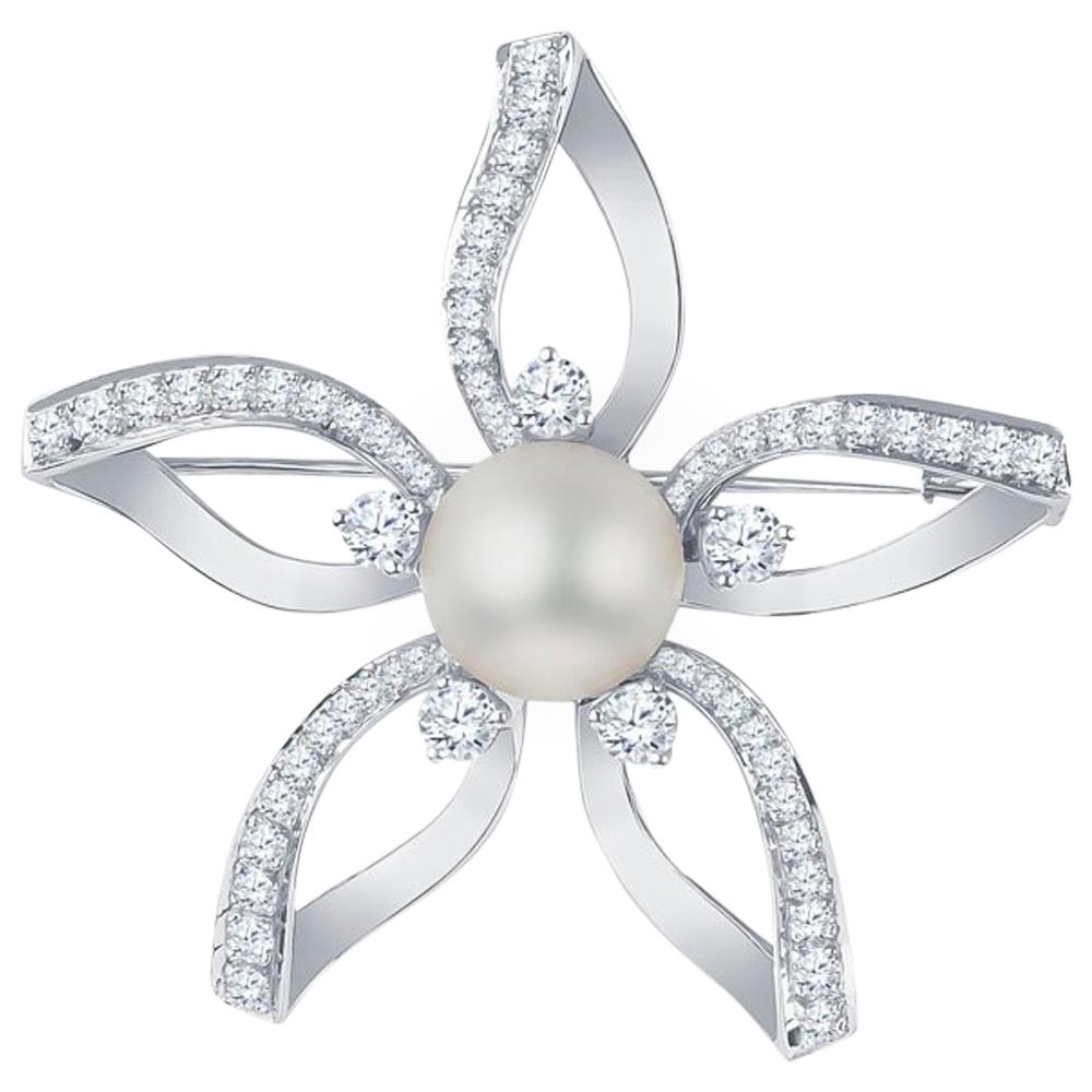 Mikimoto Flower Pendant with Akoya White Pearl and 1.55 Carat in Diamonds
