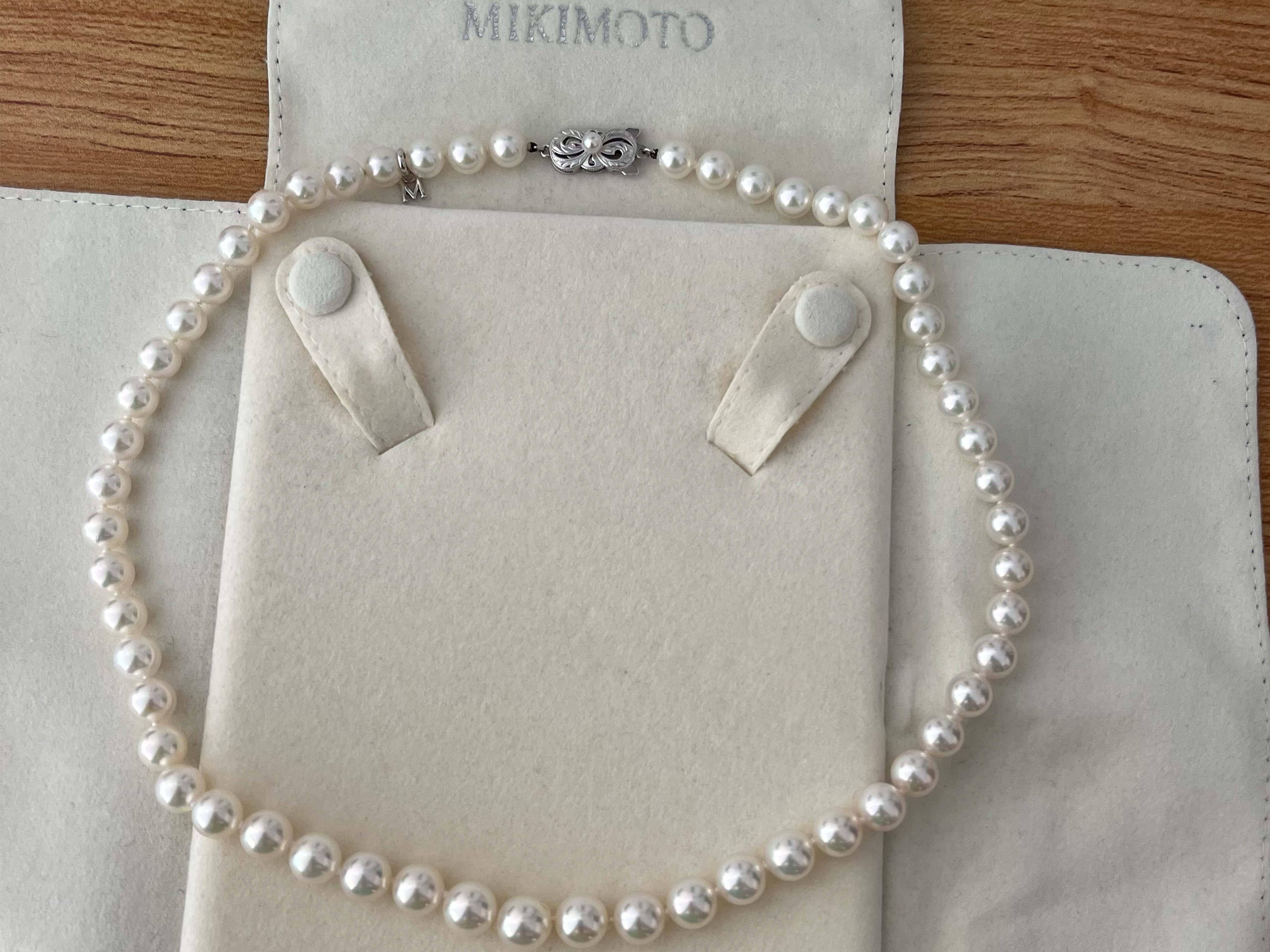 Mikimoto Graduated Akoya Cultured Pearl Strand Necklace 18K In Excellent Condition In Honolulu, HI