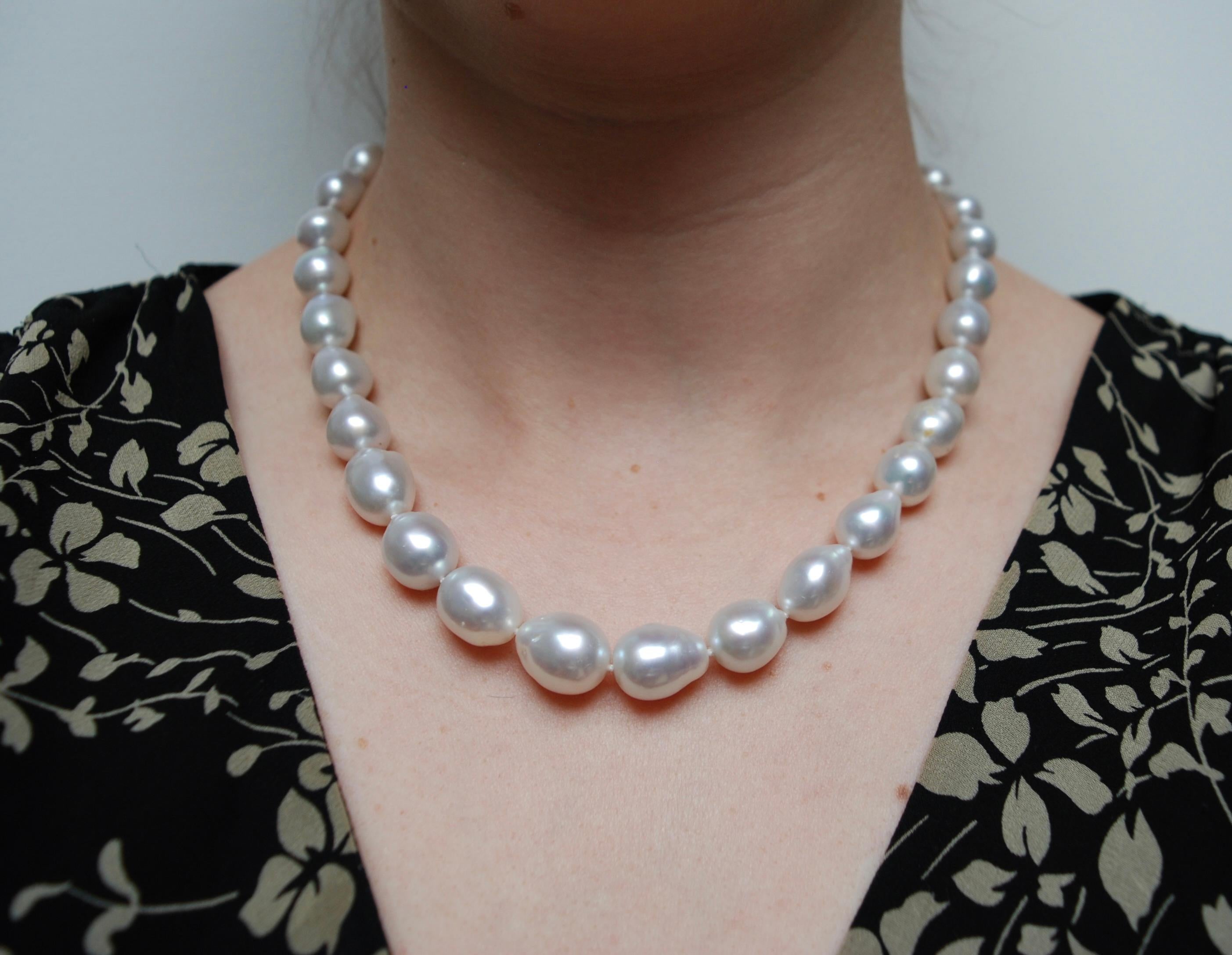 Mikimoto Graduated Baroque Pearl Necklace In Good Condition For Sale In London, GB