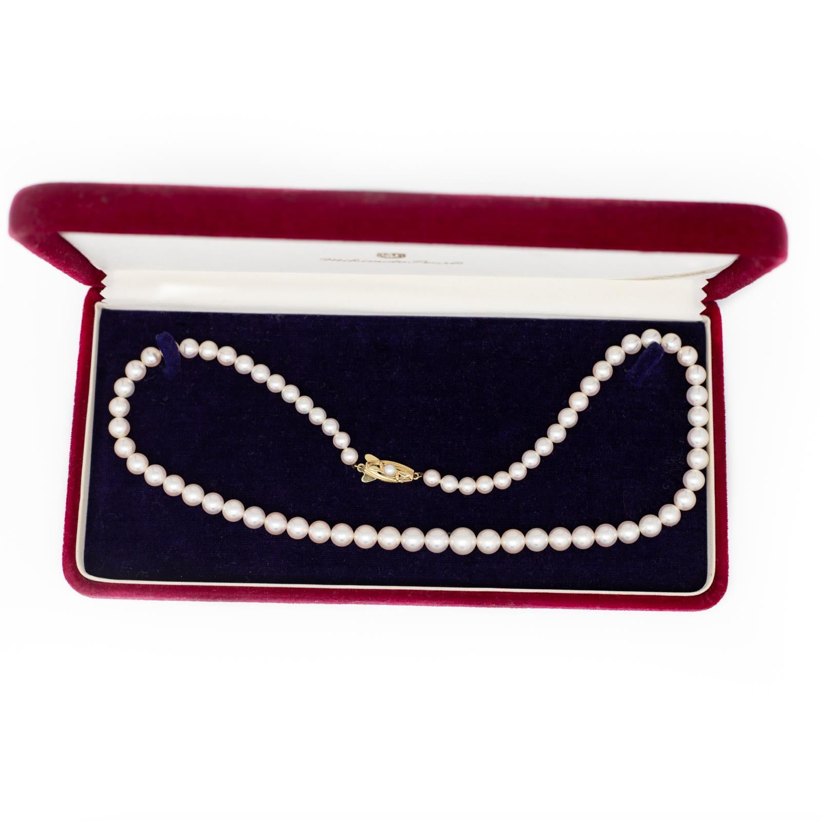 Mikimoto Graduated Pearl Yellow Gold Necklace For Sale 7