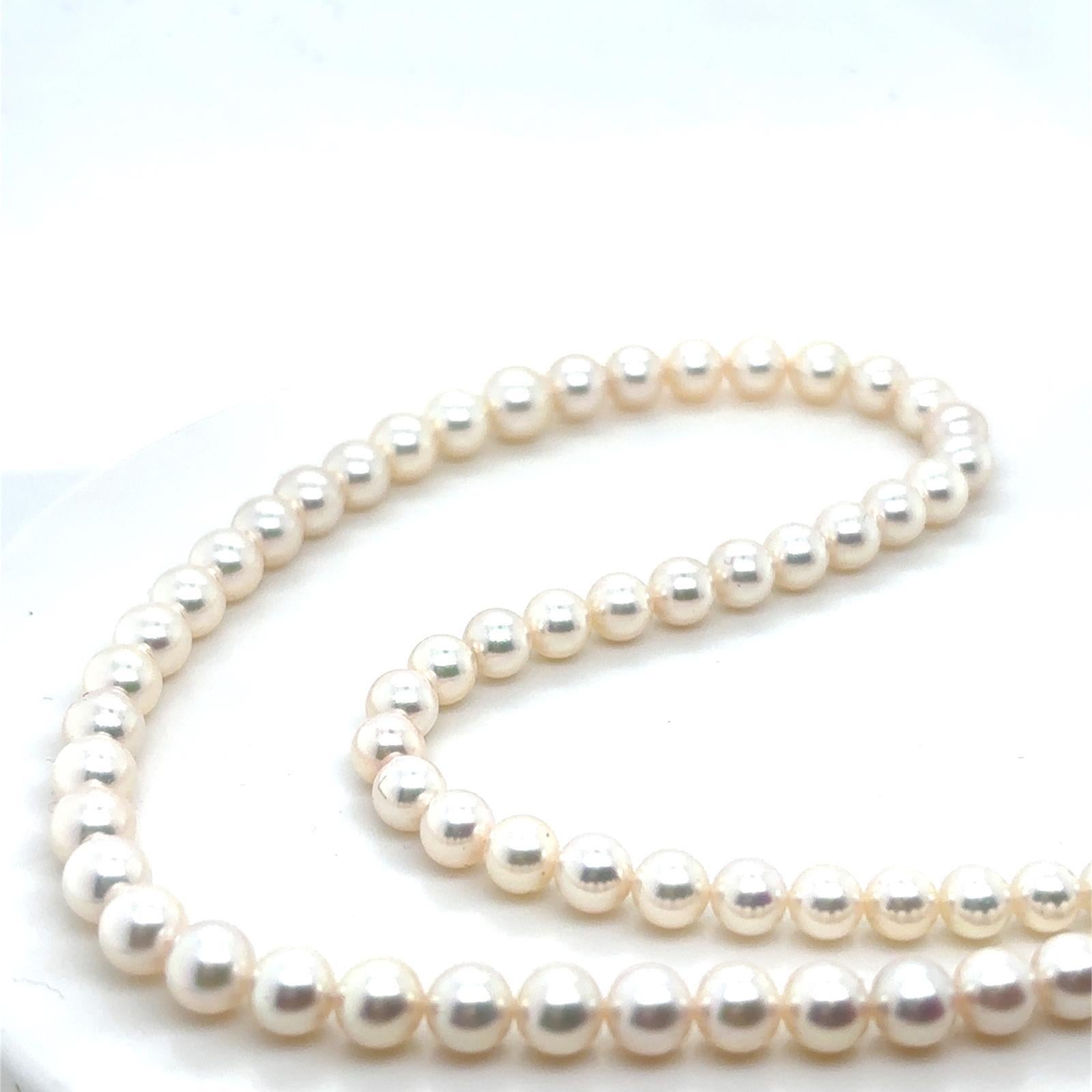 Mikimoto Graduated Pearl Yellow Gold Necklace For Sale 1