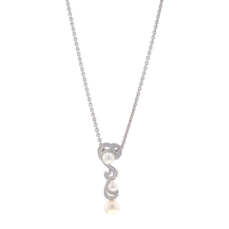 Marchio: Mikimoto
Collection'S: Laguna

Contenuto del metallo: Oro bianco 18k

Informazioni su A. Stone
Perle Akoya
Dimensioni: 4,6 mm, 5,5 mm, 7,1 mm

Diamanti naturali
Carati: .40ctw
Taglio: Rotondo brillante
Colore: F - G
Chiarezza: VSI -