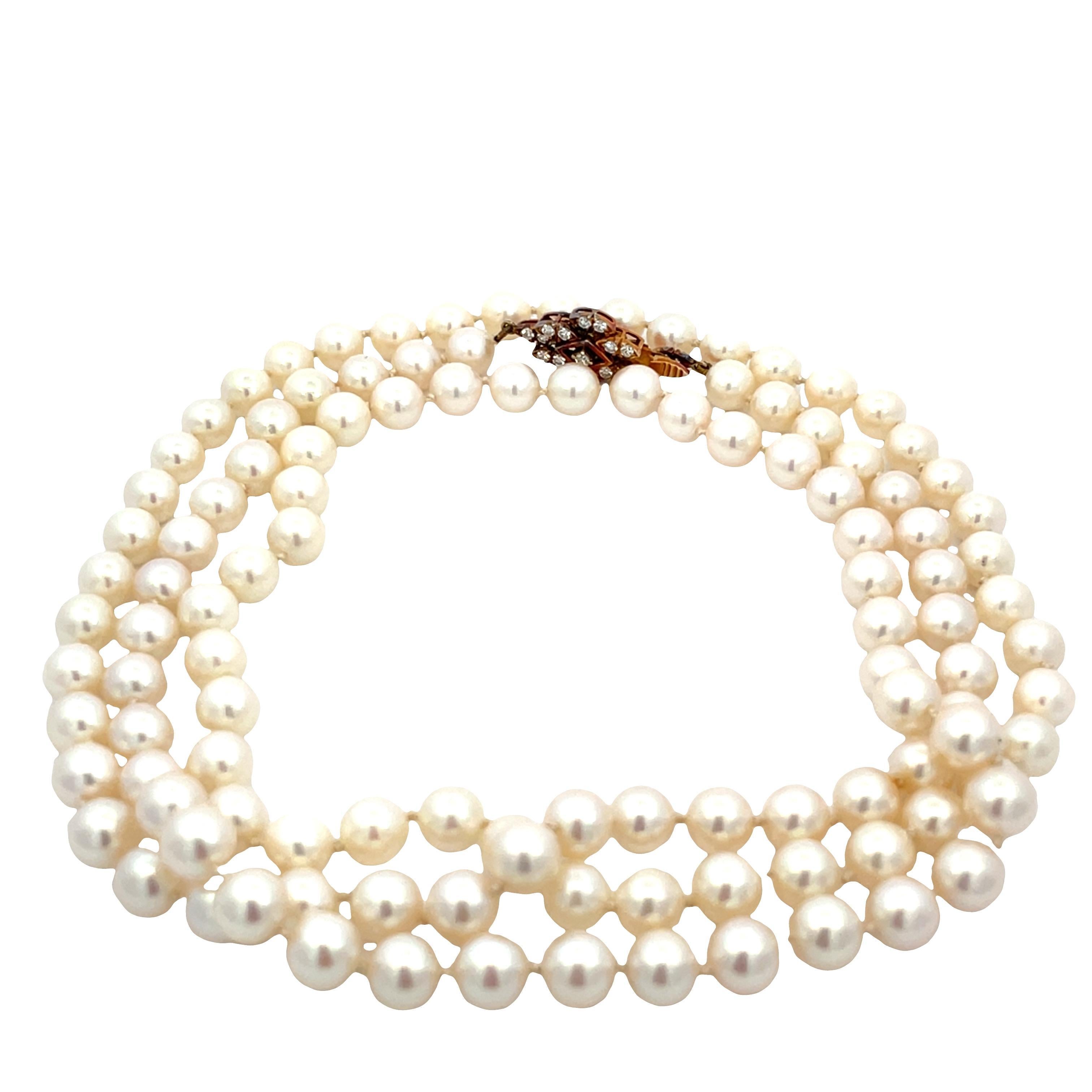 Moderno Mikimoto Lane Crawford Pearl String Necklace in 14k Yellow Gold in vendita