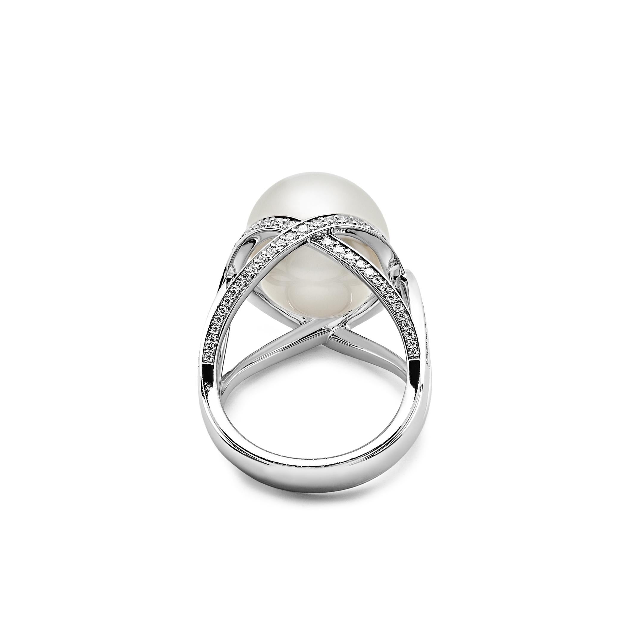 Mikimoto 'M Collection' White South Sea Cultured Pearl Ring In condizioni Nuovo in vendita a New York, NY