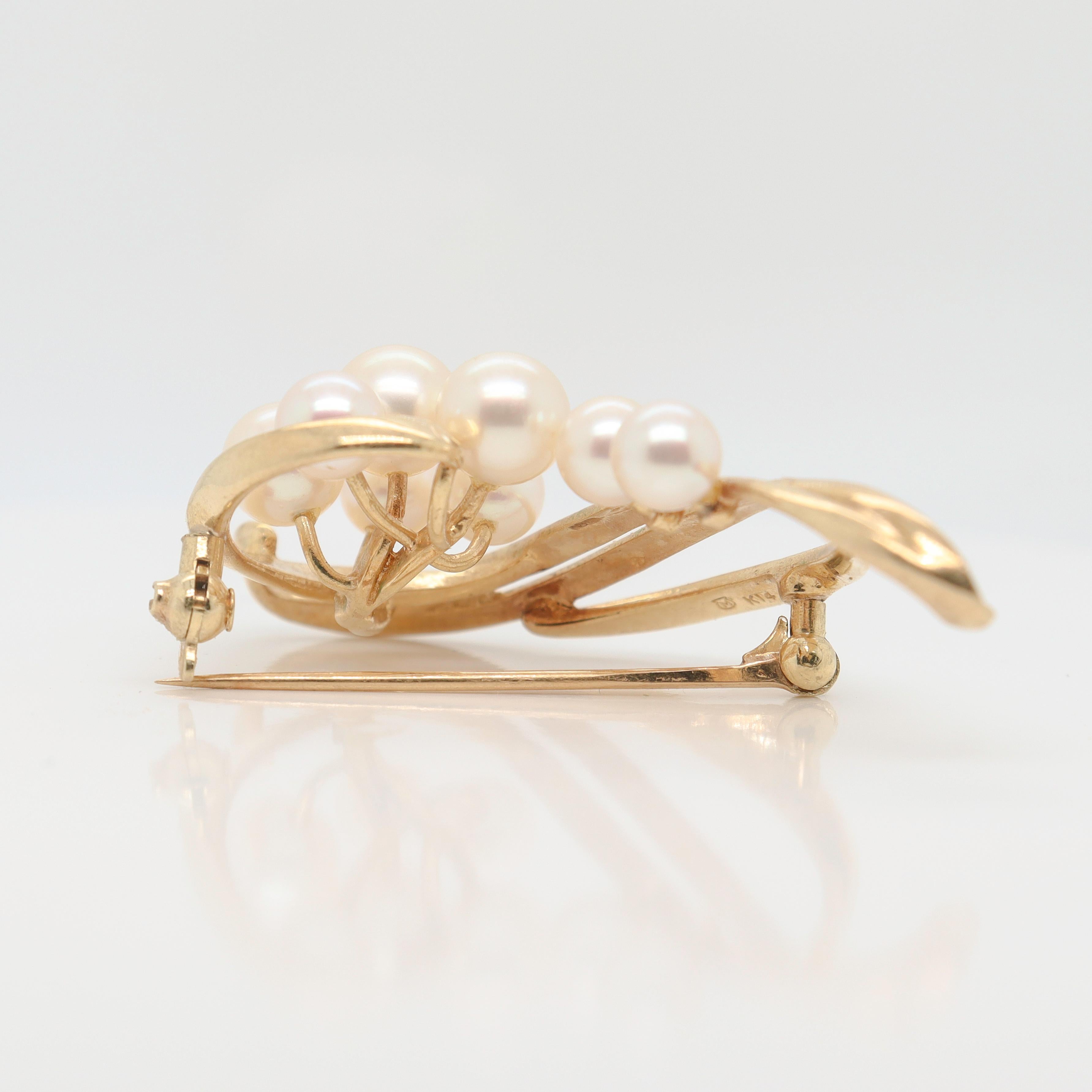 Mikimoto Modernist 14k Gold & Akoya Pearl Brooch or Pin In Good Condition For Sale In Philadelphia, PA
