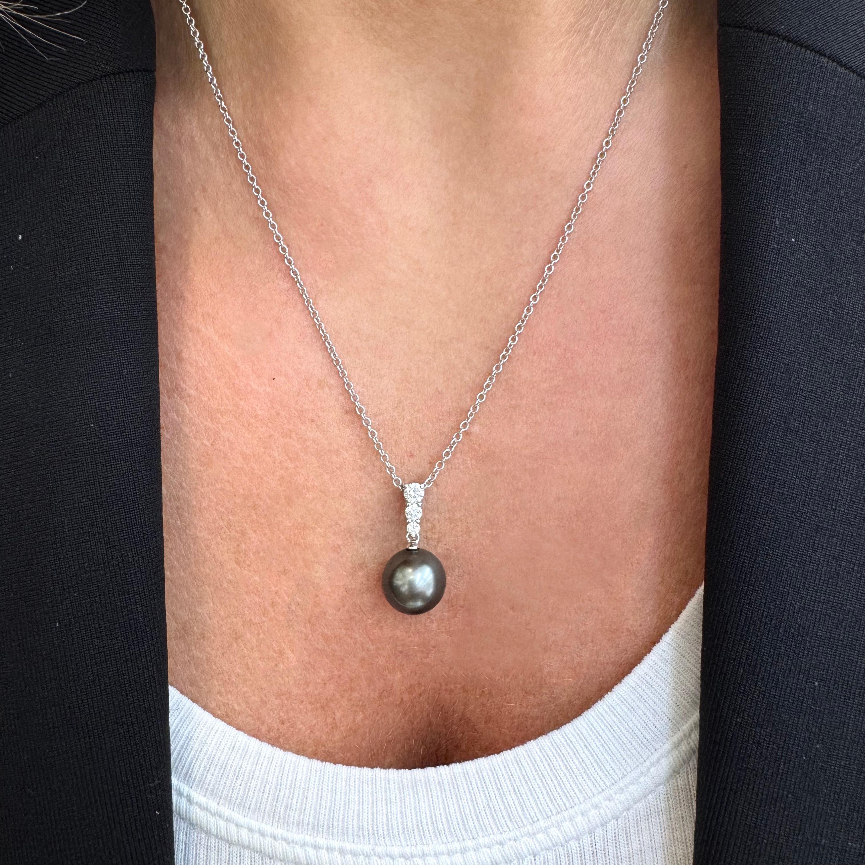 Mikimoto Morning Dew 18K White Gold South Sea Pearl Diamond Pendant Necklace For Sale 1