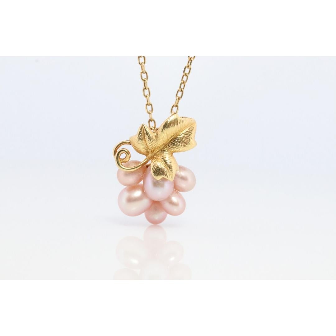Mikimoto Halskette. 18 Karat Gold Mikimoto Perlen-Cluster-Anhänger. Mikimoto im Zustand „Gut“ in Port Charlotte, FL