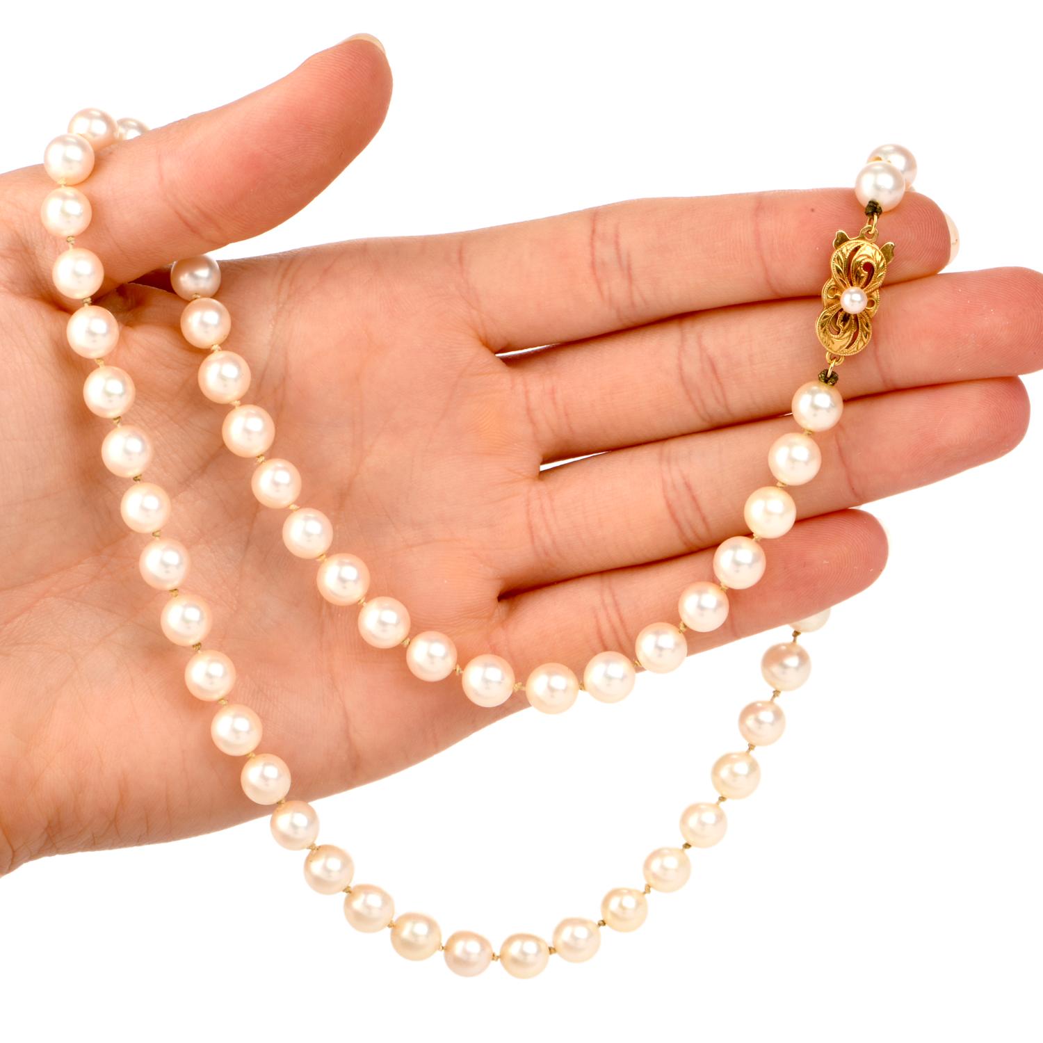 Women's Mikimoto Pearl 18 Karat Gold Clasp Necklace
