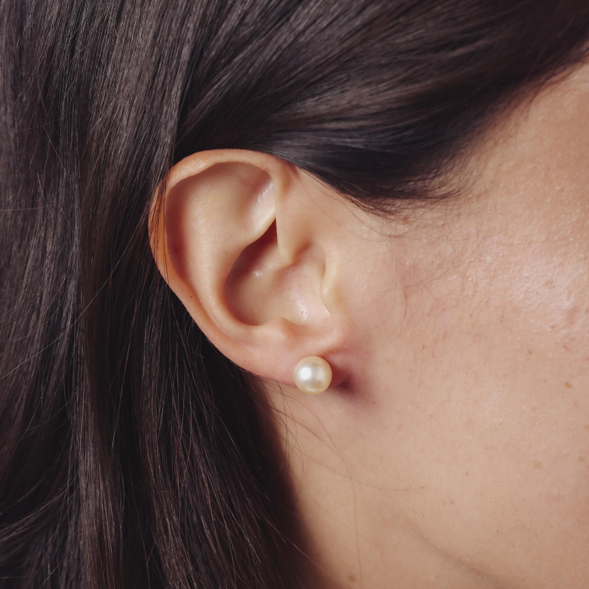 Boucles d'oreilles en or jaune 18k avec perles de Mikimoto Pour femmes en vente