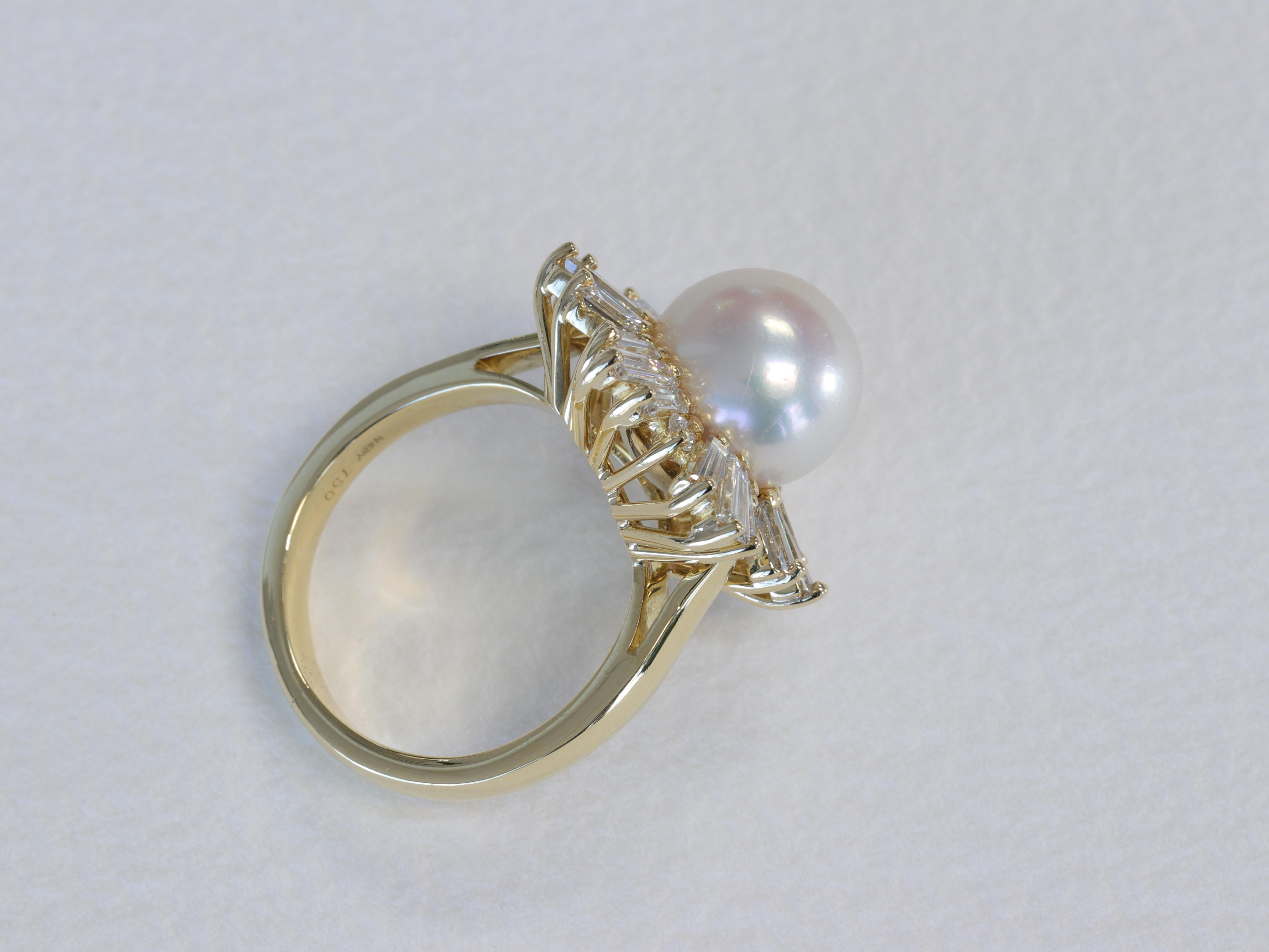 Contemporary Mikimoto Pearl and Baguette Diamond Snowflake Ring in 18 Karat Yellow Gold For Sale