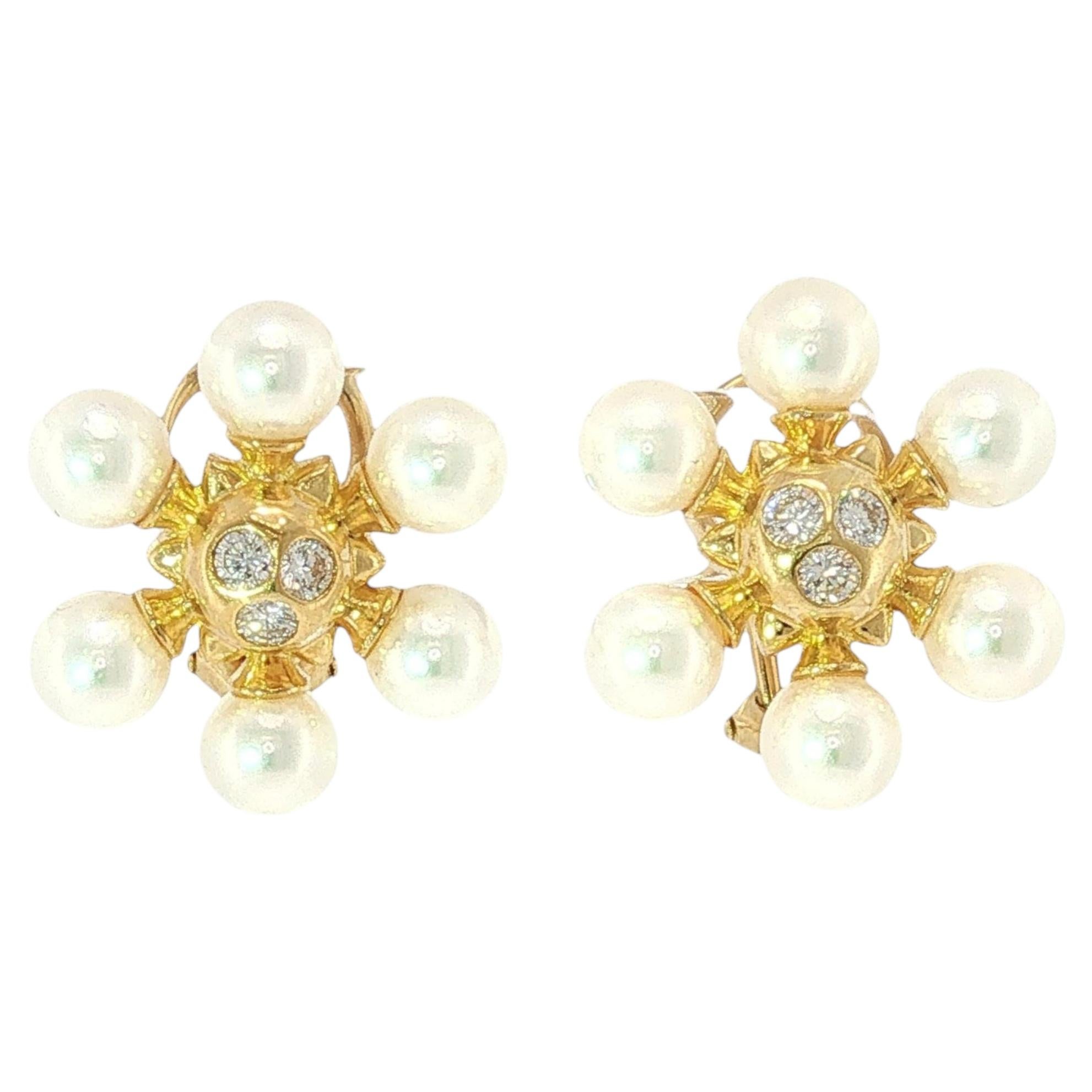 Orecchini Mikimoto con perle e diamanti, perle coltivate “Starburst”, oro giallo 18 carati