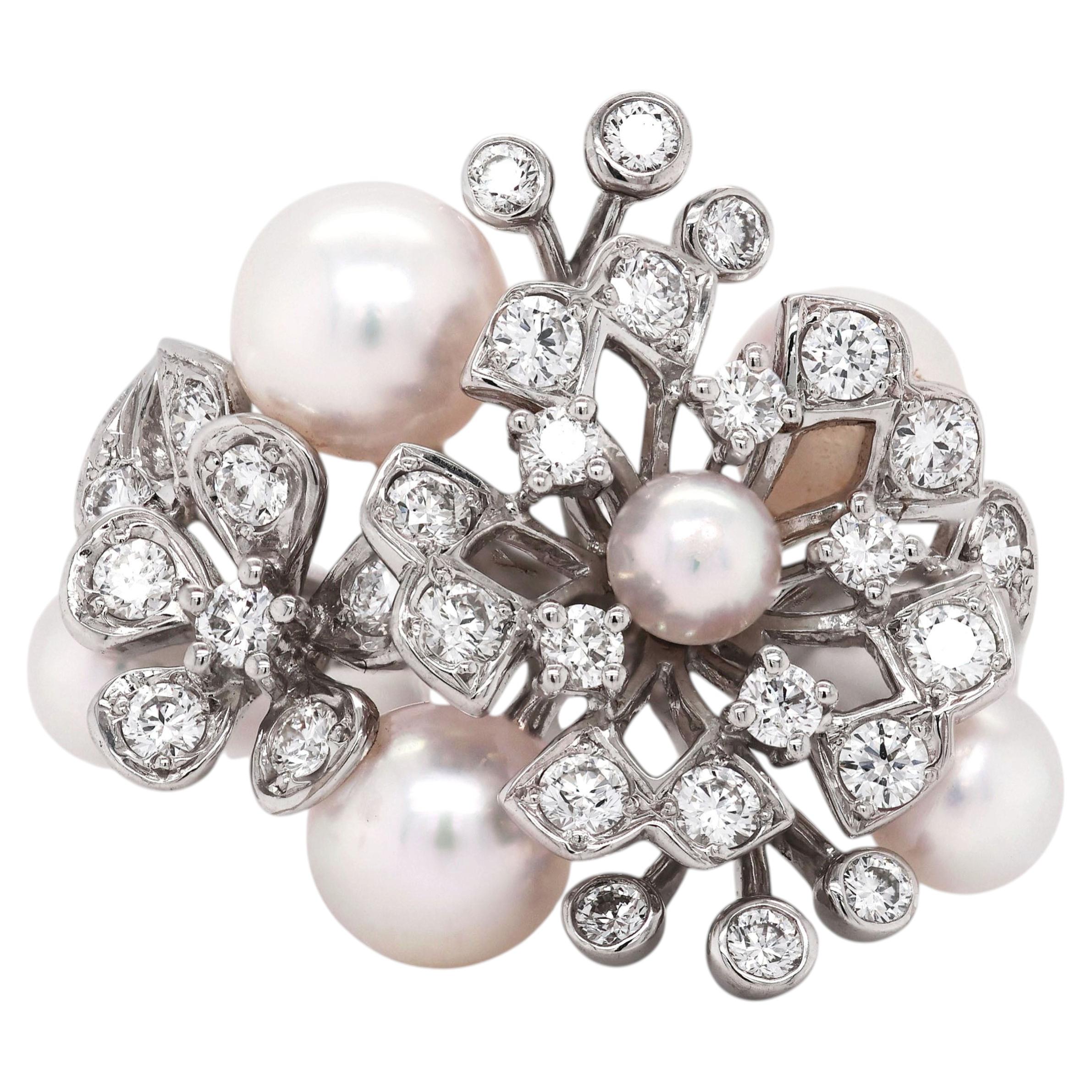 Anello floreale con perla Mikimoto e diamanti in oro bianco 18 carati – Gioielli di design giapponese