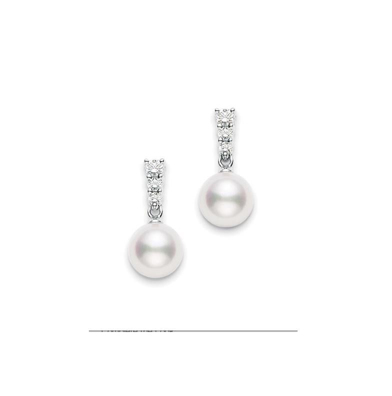 Pearl Type: Akoya
Pearl Size: 8mm
Quality: A+
Stone Type: Diamond 0.29ct
Metals: 18K White Gold
Notes: Earrings Akoya 8.00mm D-0.29ct(6) 18kwg
