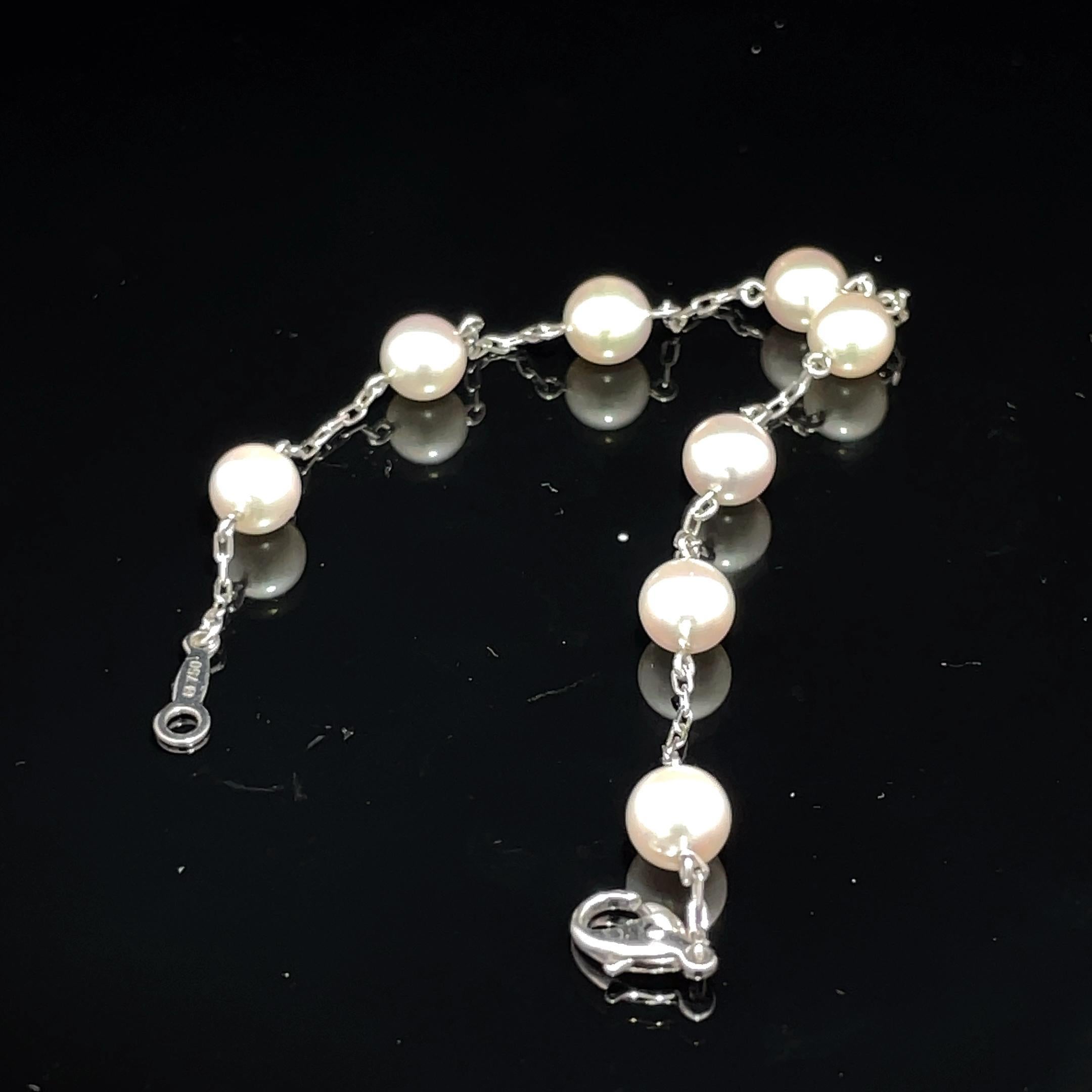 Round Cut Mikimoto Pearl Exquisite Bracelet 18k White Gold For Sale