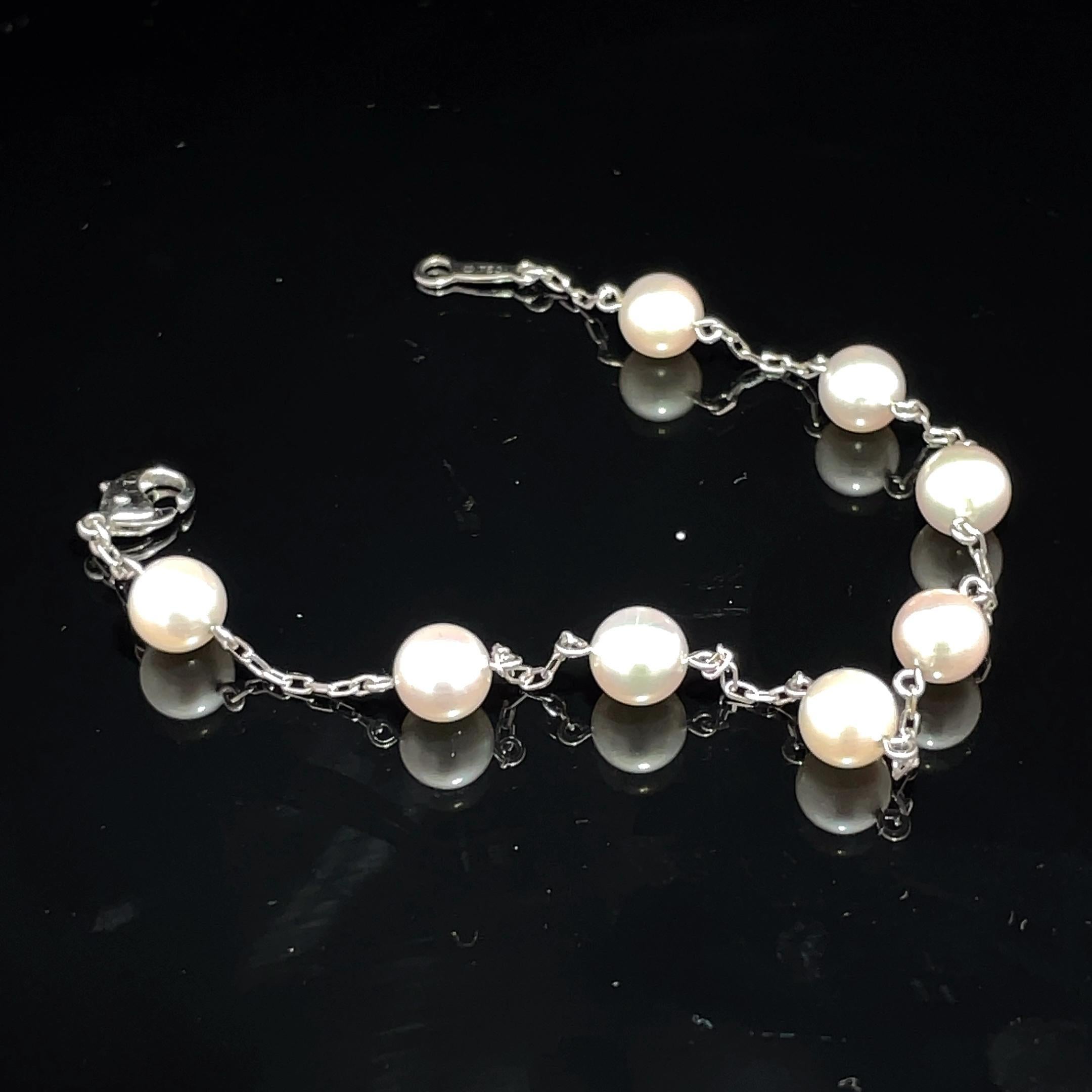 Mikimoto Pearl Exquisite Bracelet 18k White Gold In Excellent Condition For Sale In New York, NY