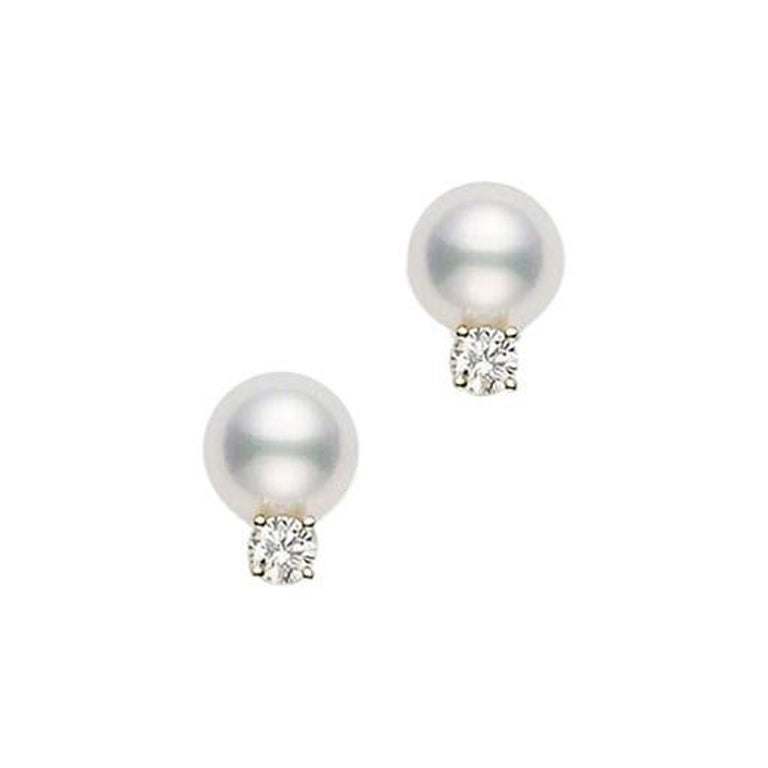 Mikimoto: 18 Karat Gelbgold Perlen-Ohrstecker mit Diamanten A+ D0,06 Karat PES602DK