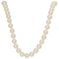 Retro Mikimoto Pearls 18 Karat Yellow Gold Clasp