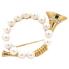 Vintage Mikimoto Pearls and Diamonds Horn Pin 18K Yellow Gold