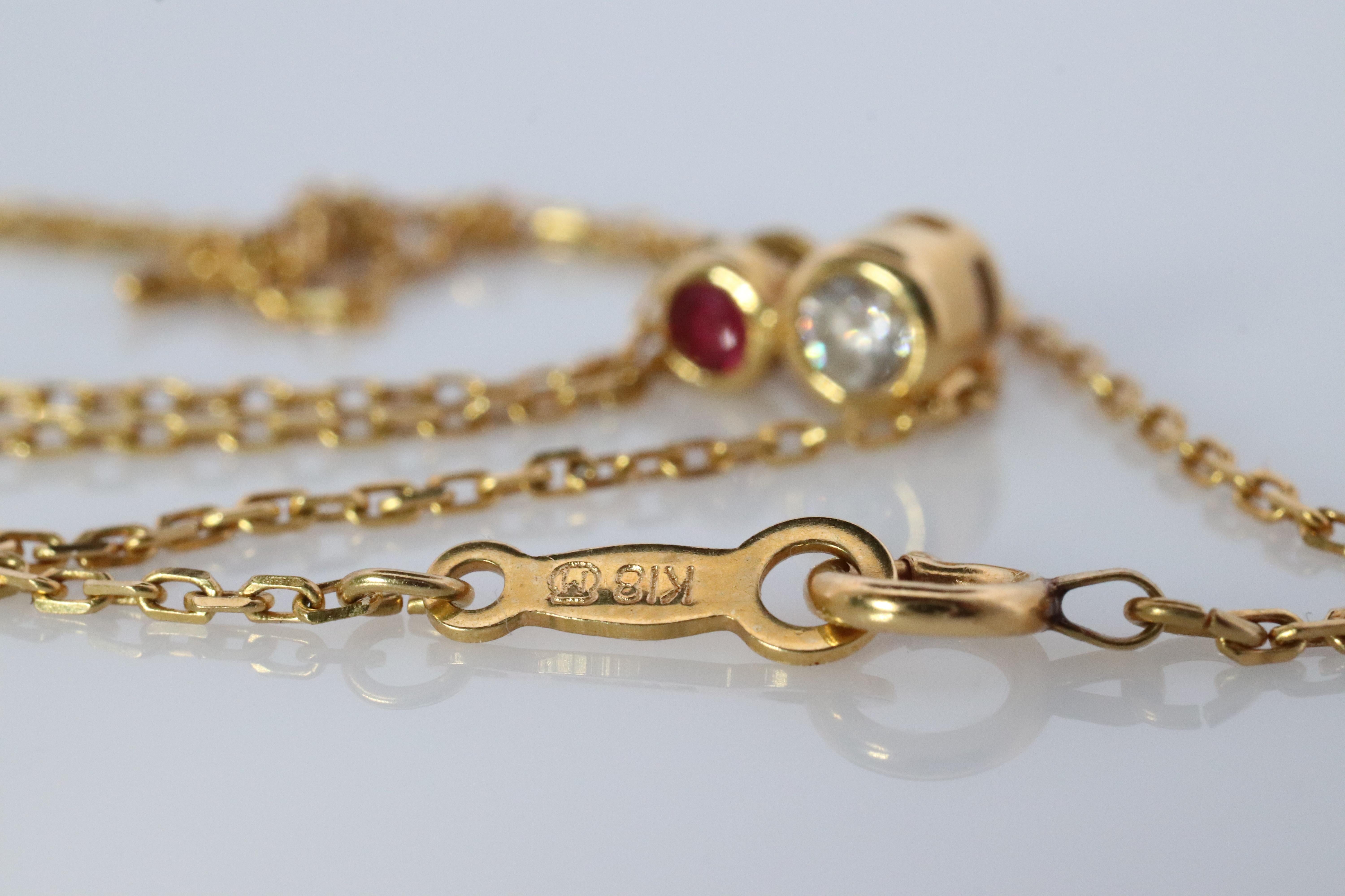 Colgante Mikimoto. Collar Mikimoto de oro amarillo de 18 quilates con solitario de diamante y rubí. en Bueno estado para la venta en Port Charlotte, FL