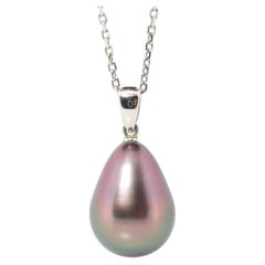 Mikimoto Pendant. Genuine 18k Gold Mikimoto Tahitian Pearl Necklace