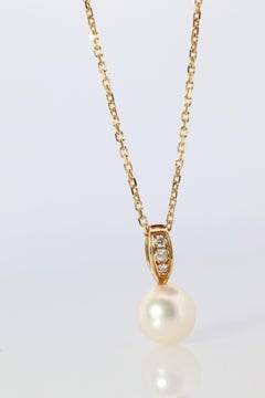 Mikimoto-Anhänger. Vintage 18 Karat Gold Mikimoto Perlen-Diamant-Halskette.