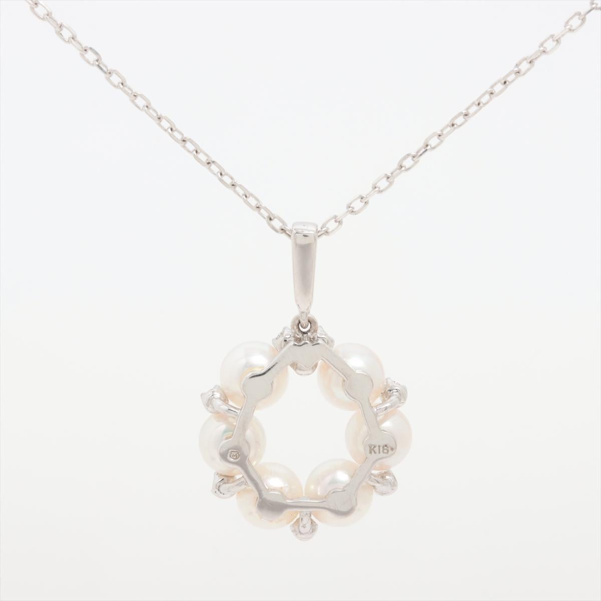 Mikimoto-Anhänger. 18 Karat Weißgold Mikimoto Perlen-Diamant-Halskette mit Kranz (Moderne)